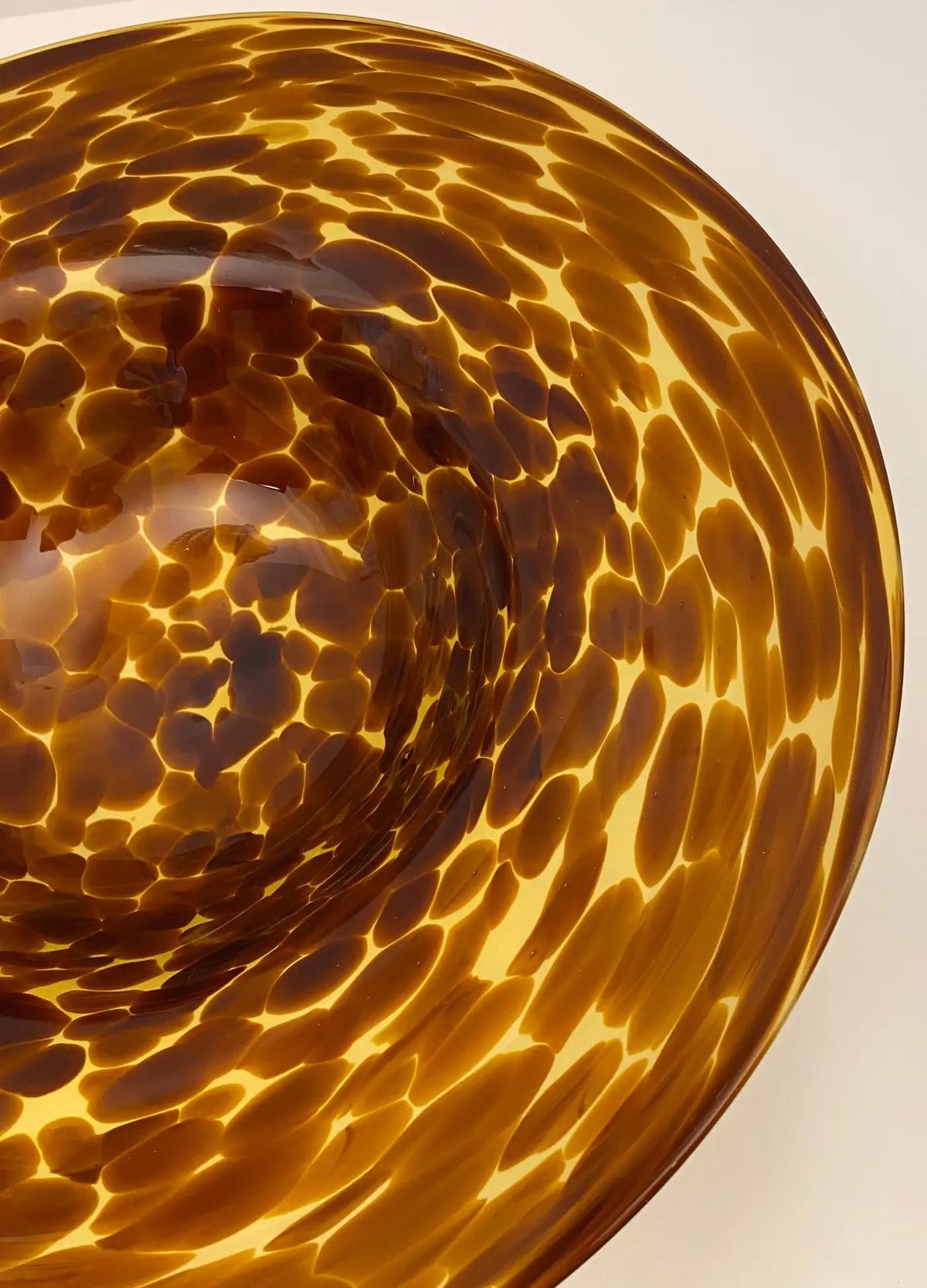 Amber Murano Art Glass Centerpiece Bowl, Large Tortoiseshell Motif, Italy, Mid-20th Century — detail 4