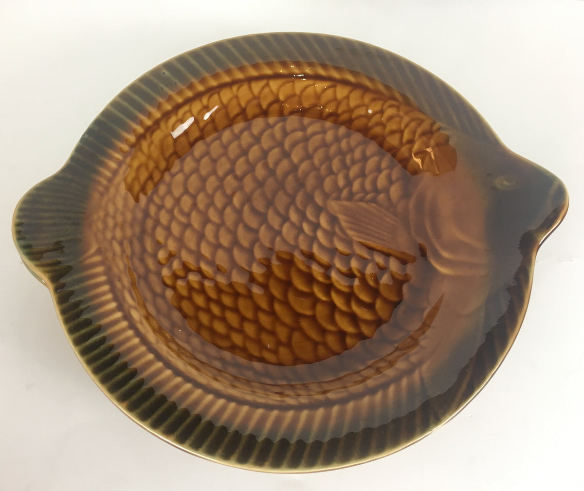 Mid-Century French Majolica Fish Service by Sarreguemines, Circa 1950s — 14 Pieces — detail 5