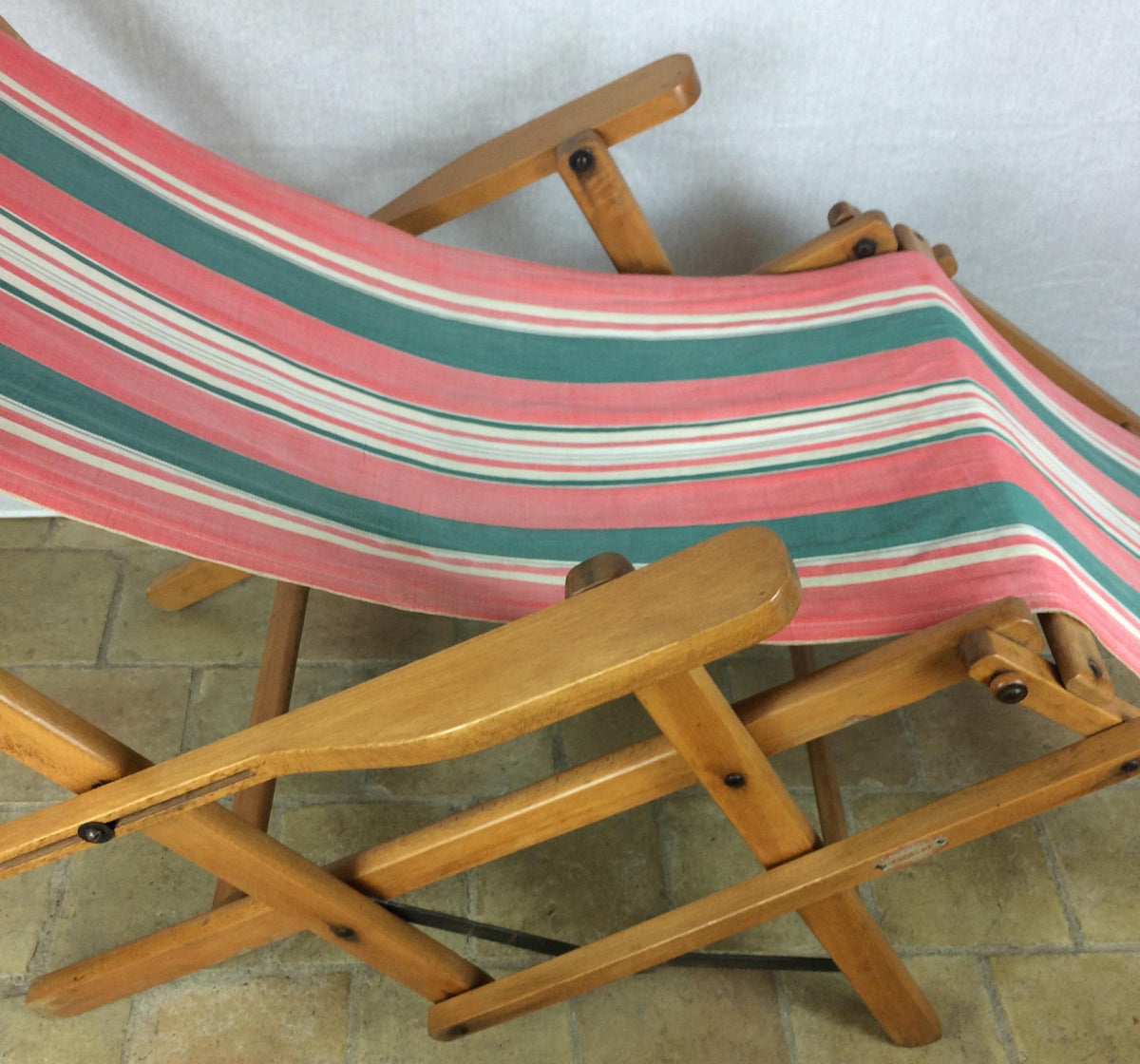 Ergelax Mid-Century Folding Canvas Lounge Chair — detail 4