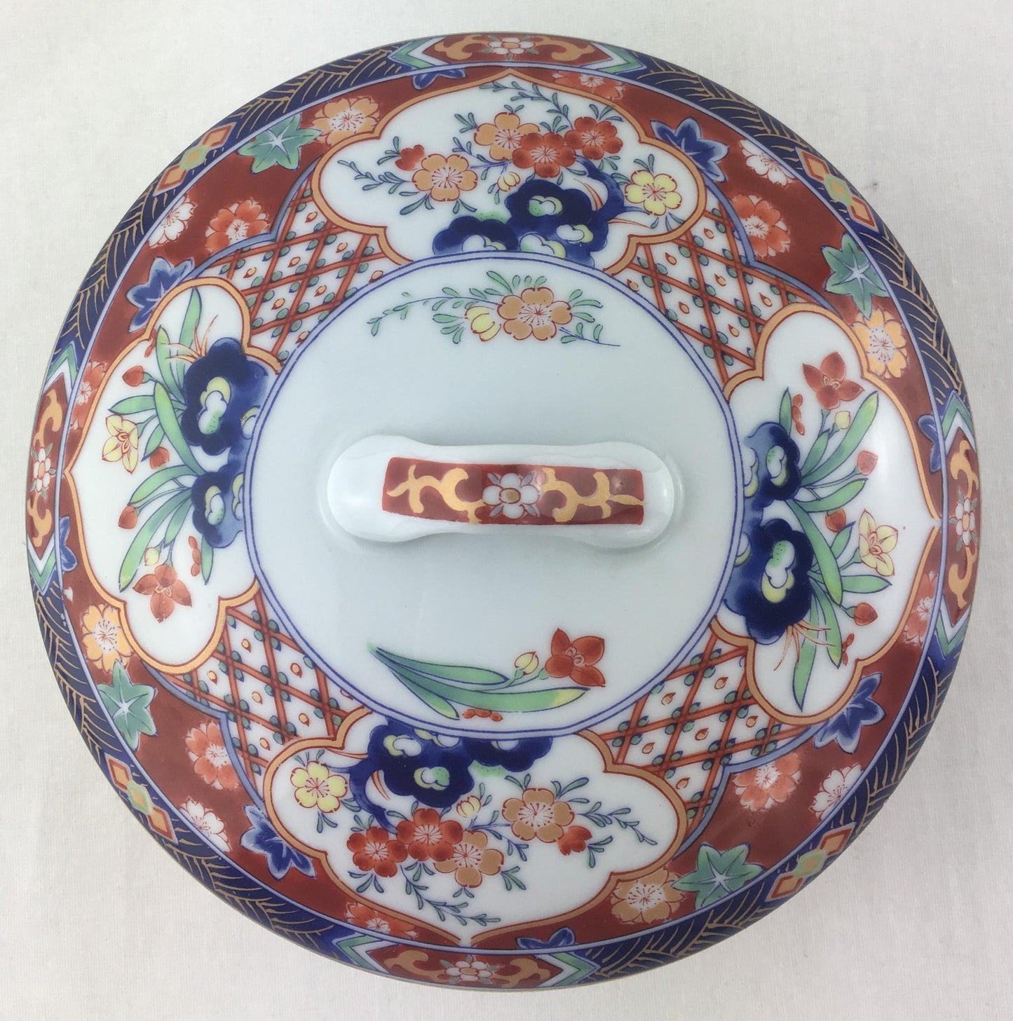 Japanese Hand-Painted Porcelain Lidded Serving Dish, Trinket or Jewelry Box — detail 7