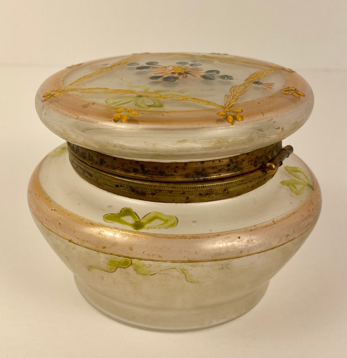 French Art Nouveau Enameled Glass Trinket or Jewelry Box by Legras — detail 2