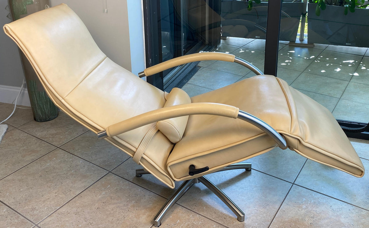 Creme Color Leather Lounge Chair, Mensana JR 7260 Armchair by Jori — detail 2