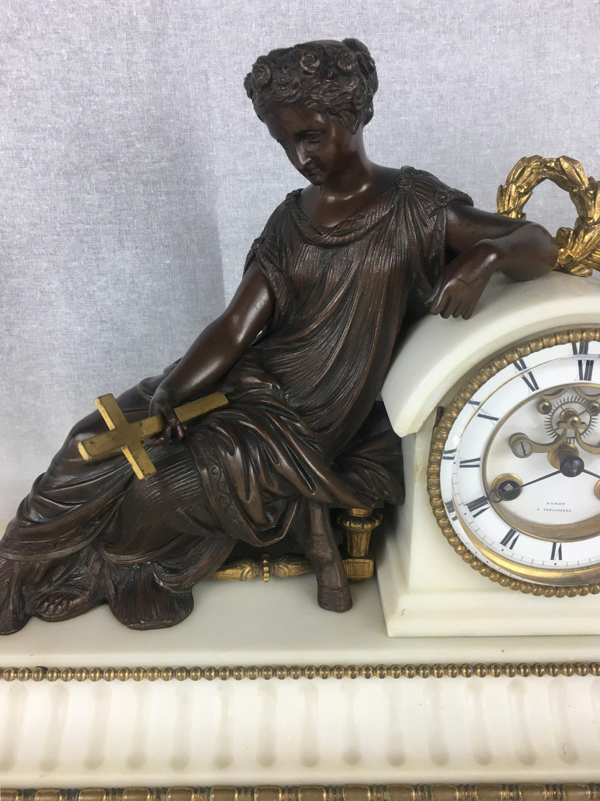 19th Century Neoclassical Gilded Bronze and White Marble Mantel Clock Set — detail 3