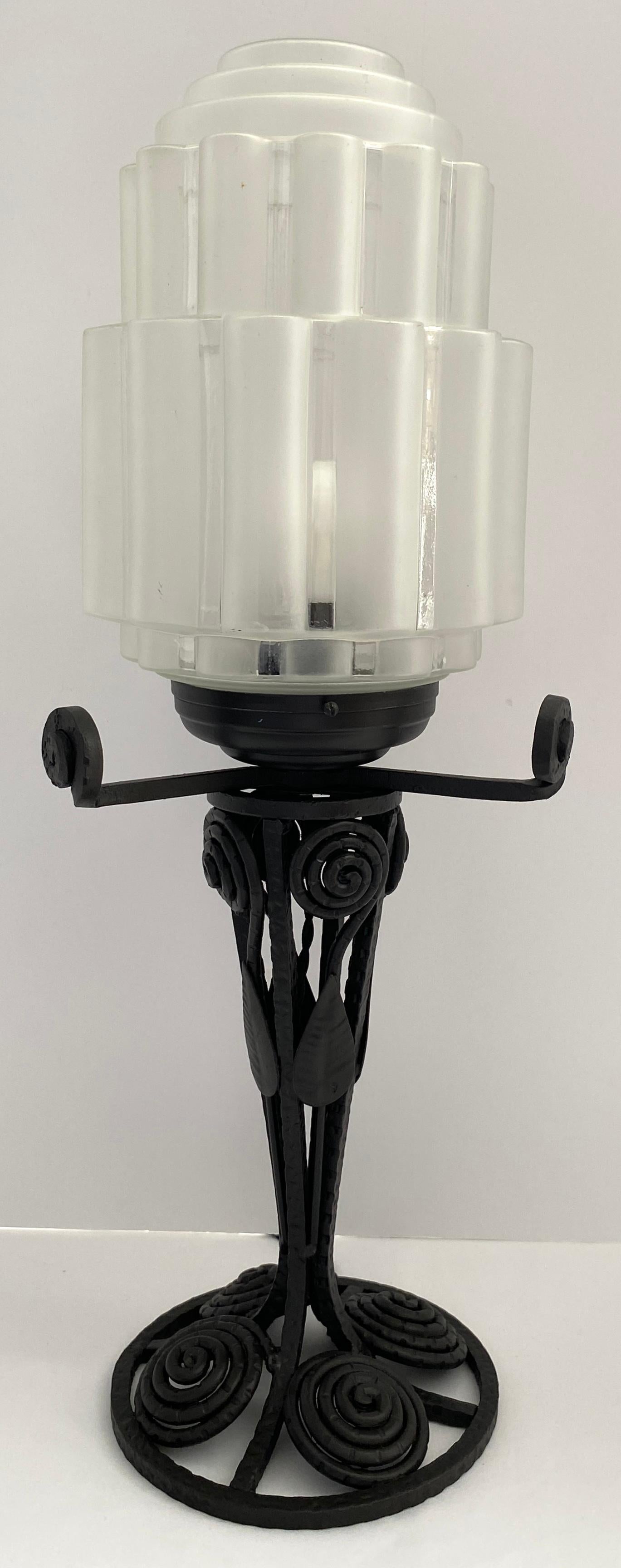 French Art Deco Table Lamp, Iron and Glass Art Deco Lamp — detail 8