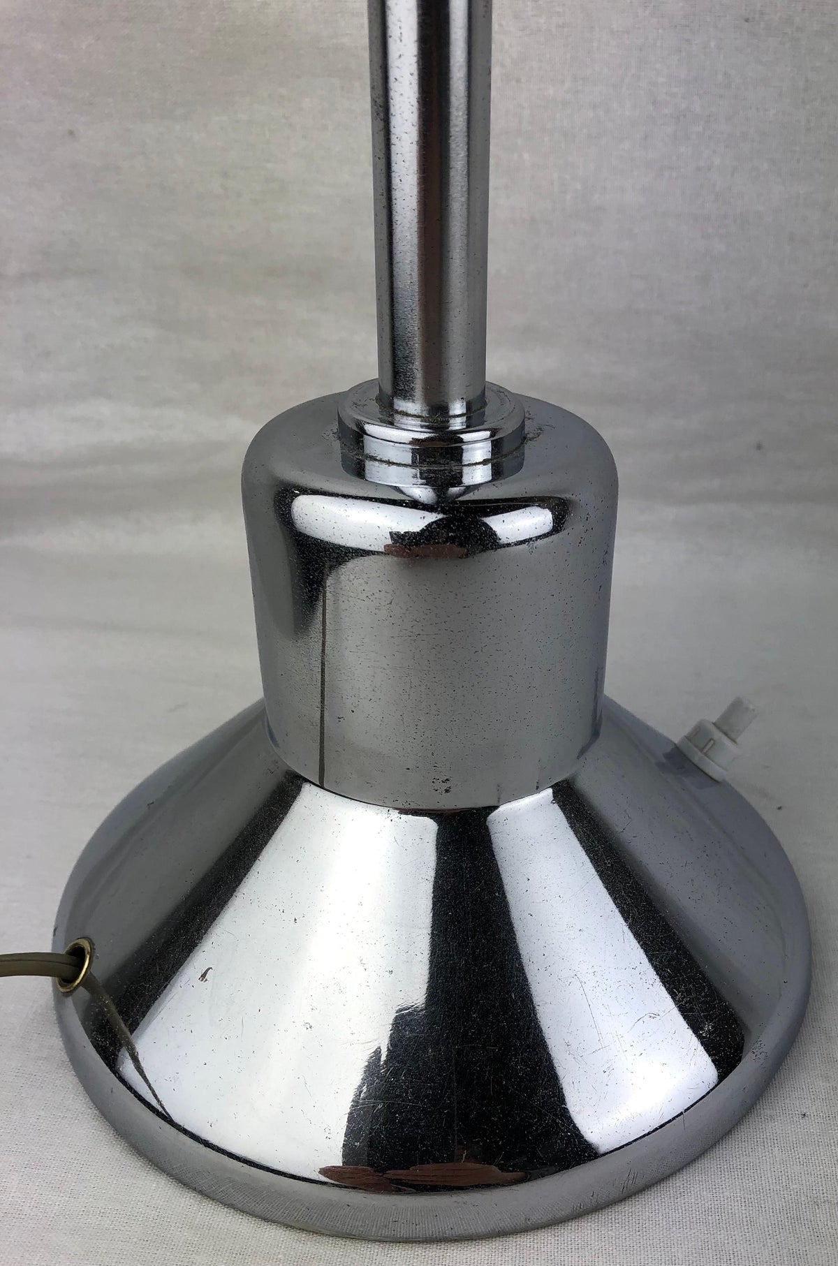 Modern Articulating Table Lamp in the Manner of Robert Sonneman — detail 3