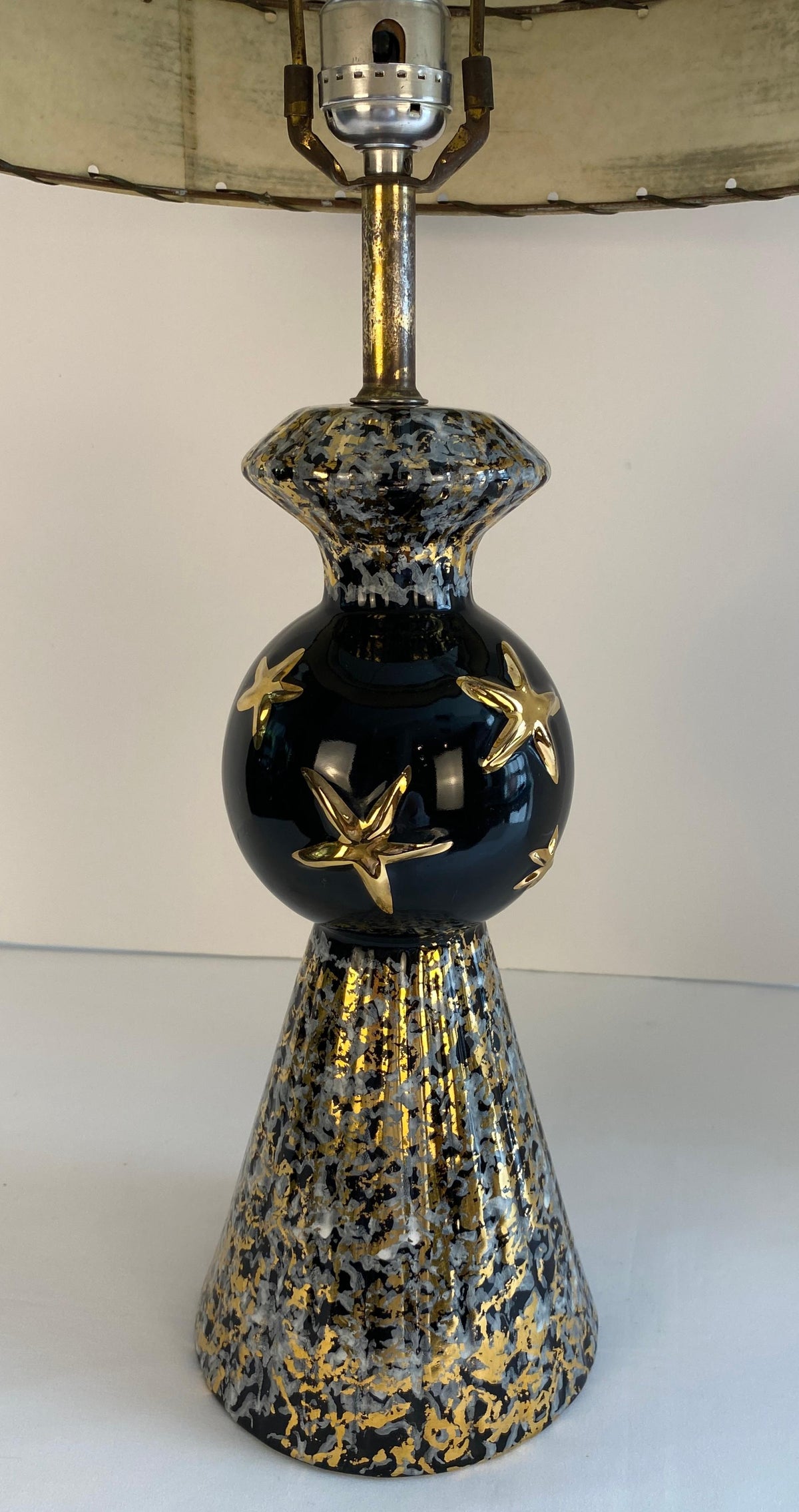 Mid Century Modern Ceramic Lamp — detail 4