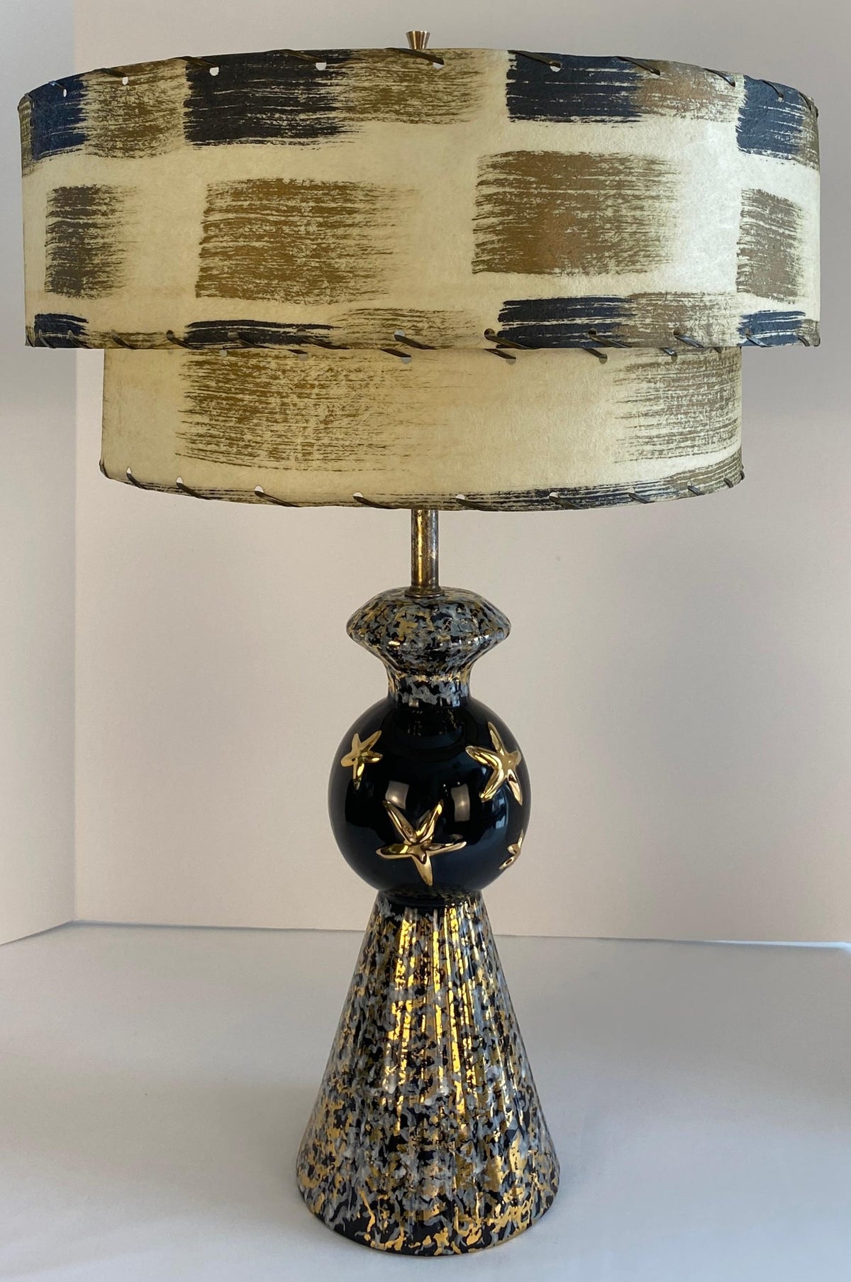 Mid Century Modern Ceramic Lamp — detail 6