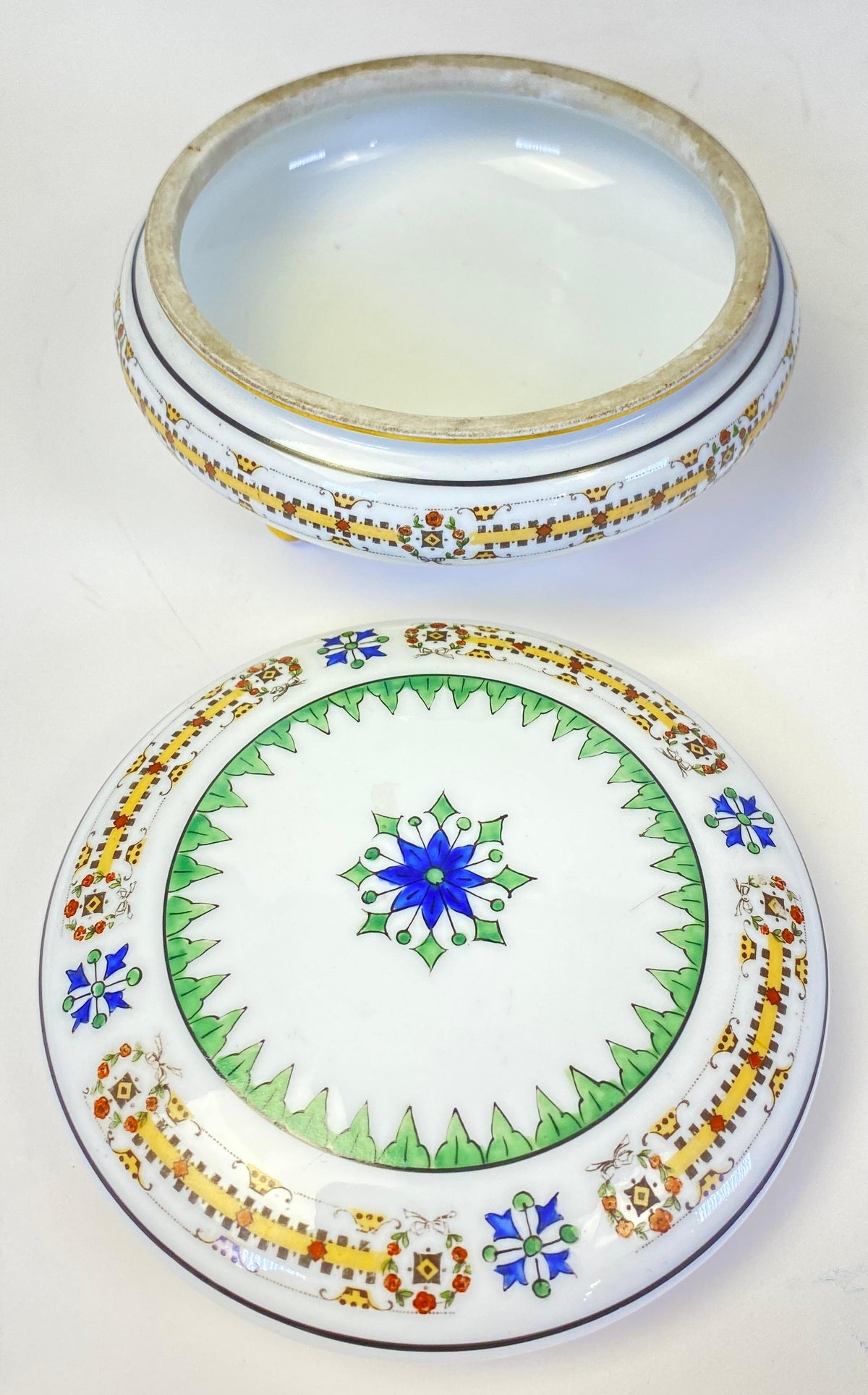 Limoges Footed Gold Trim Trinket or Jewelry Box — detail 7