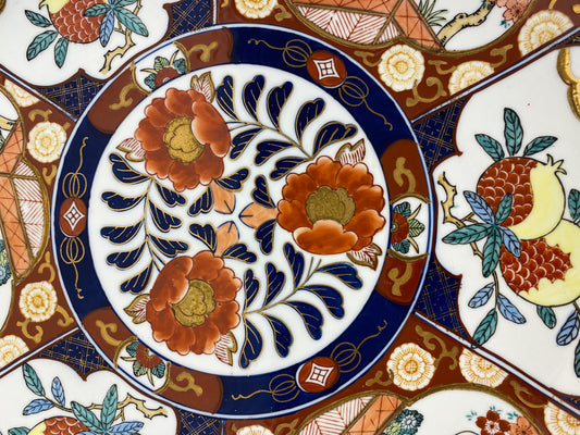 Large Japanese Imari Charger, Bowl or Platter — detail 2