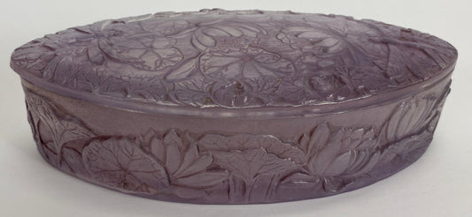 French Art Nouveau Lilac Molded Glass Jewelry Box, Attributed to Daum Nancy — detail 2