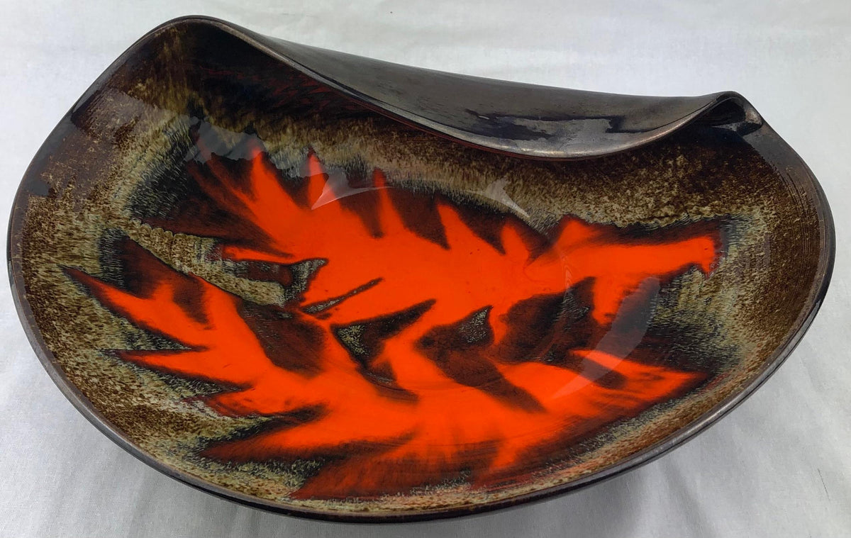 French Sculpted Ceramic Bowl from Vallauris in the manner of Gilbert Valentin — detail 2