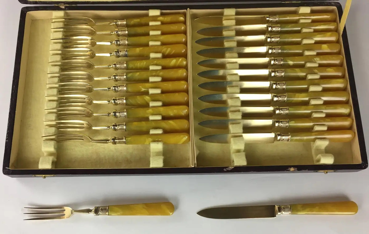 Set of 36 French Gold-Plated Flatware with Mother-of-Pearl Handles, Original Box — detail 8