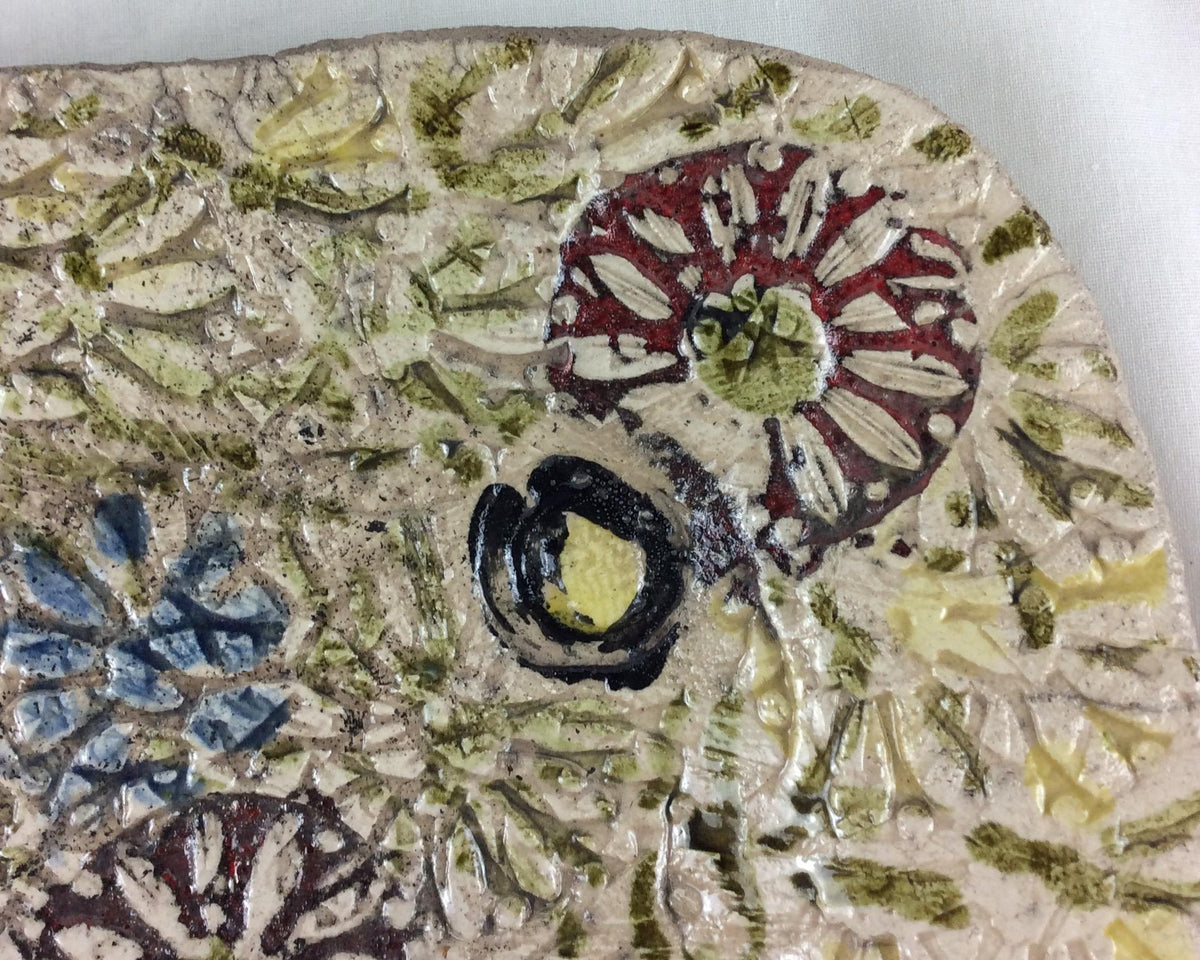 French Midcentury Decorative Ceramic Plate — detail 3