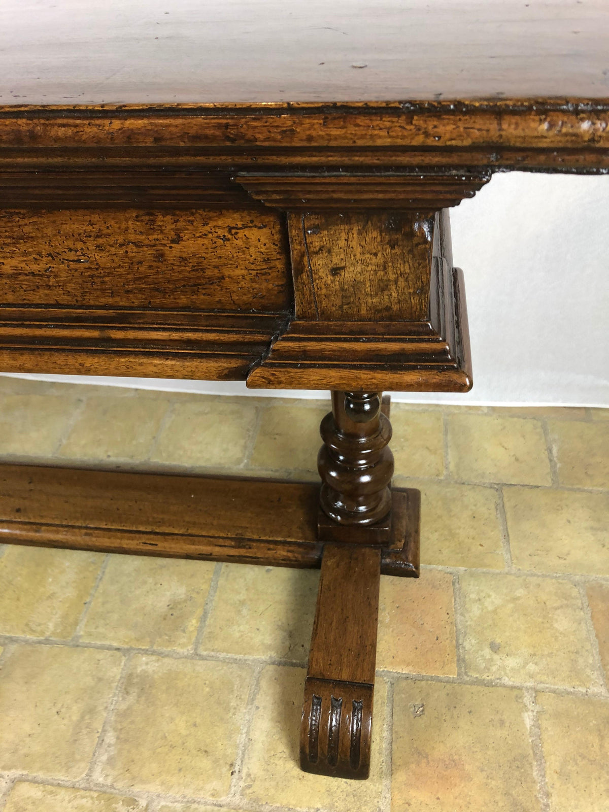 18th Century French Louis XIII Walnut Sofa Console or Display Table — detail 12