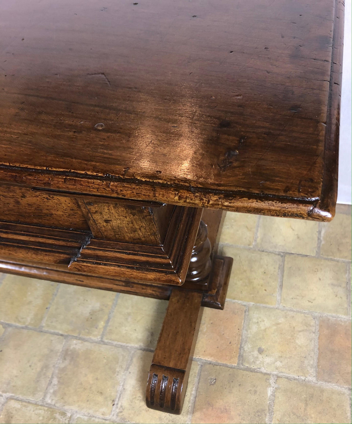 18th Century French Louis XIII Walnut Sofa Console or Display Table — detail 16