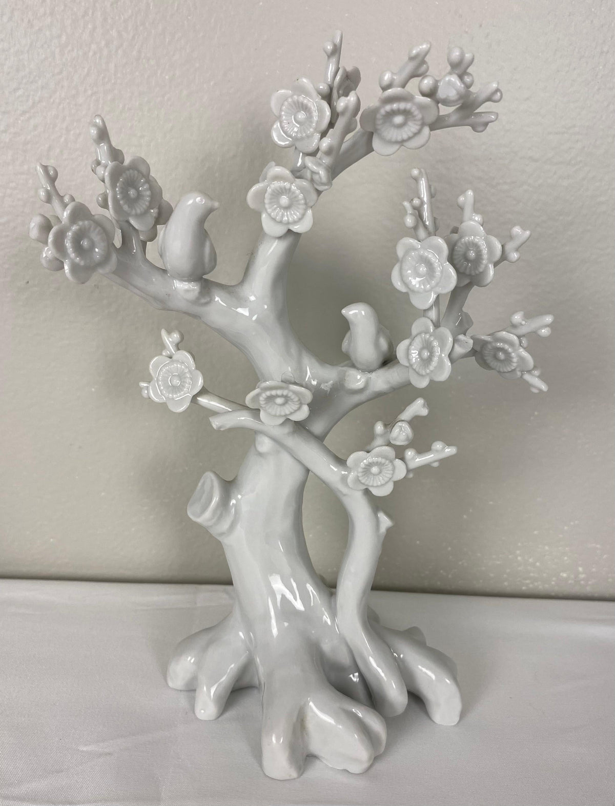 Japanese Lladro Style Figurines White Porcelain Music Boxes and Decorative Tree — detail 5
