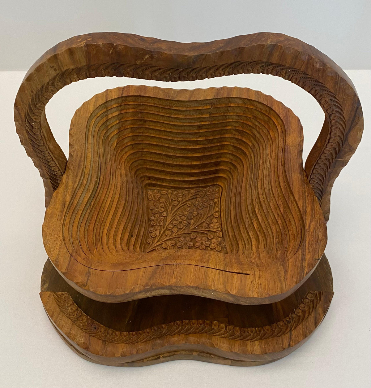 Wooden Fruit Basket Hand-Carved and Collapsible — detail 5