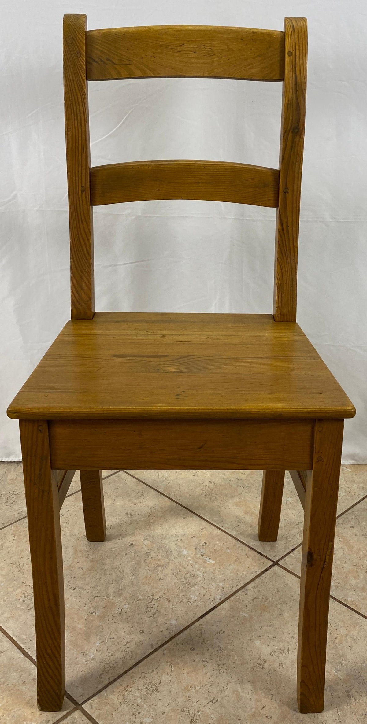 Country French Provincial Style Wooden Dining Chairs, Set of 5 — detail 3