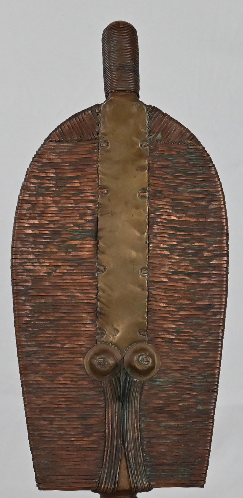 African Tribal Statue Osseyba or Reliquary Figure Kota Mohongwe Peoples Art — detail 2
