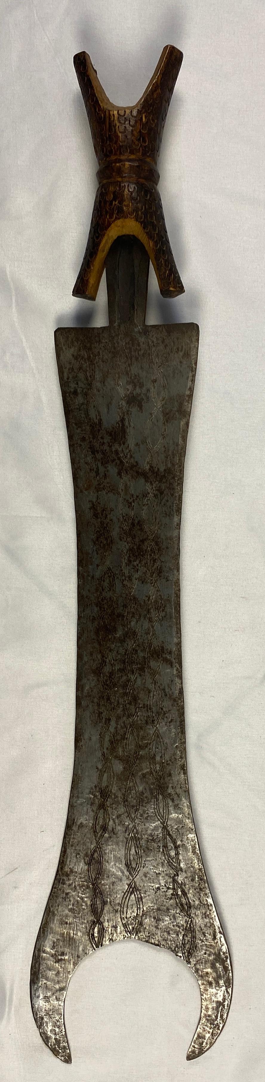 African Tribal Weapon in Animal Skin Holder — detail 4