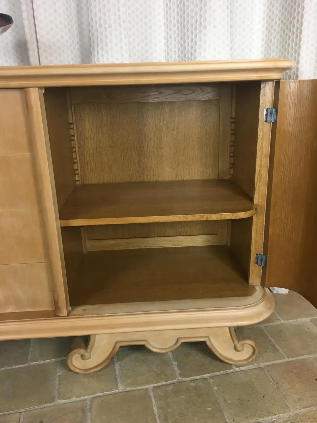 French Mid-Century Blonde Sycamore Credenza in the Style of André Arbus, 1940s, — detail 9