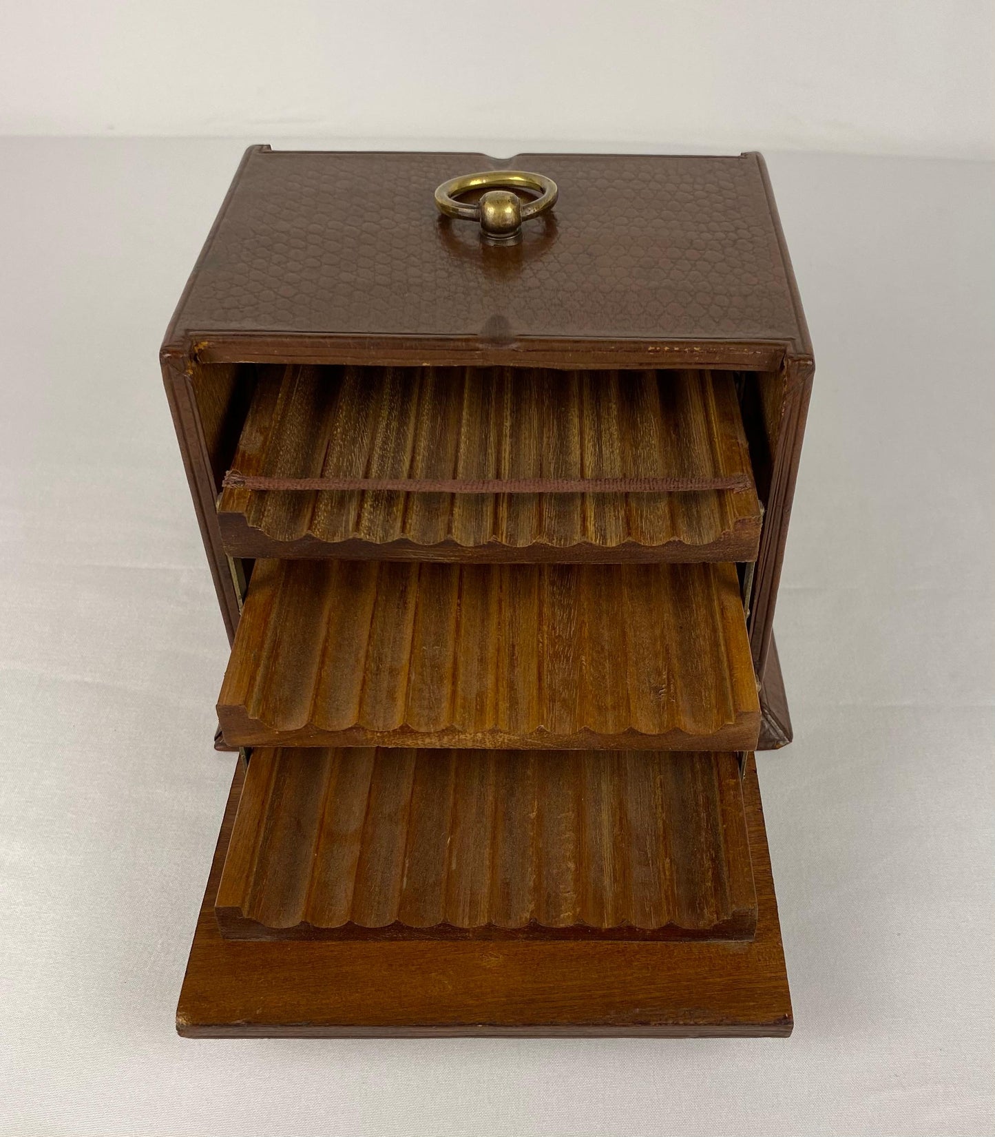 French Art Deco Cigarette Box, Walnut Wood and Leather — detail 3