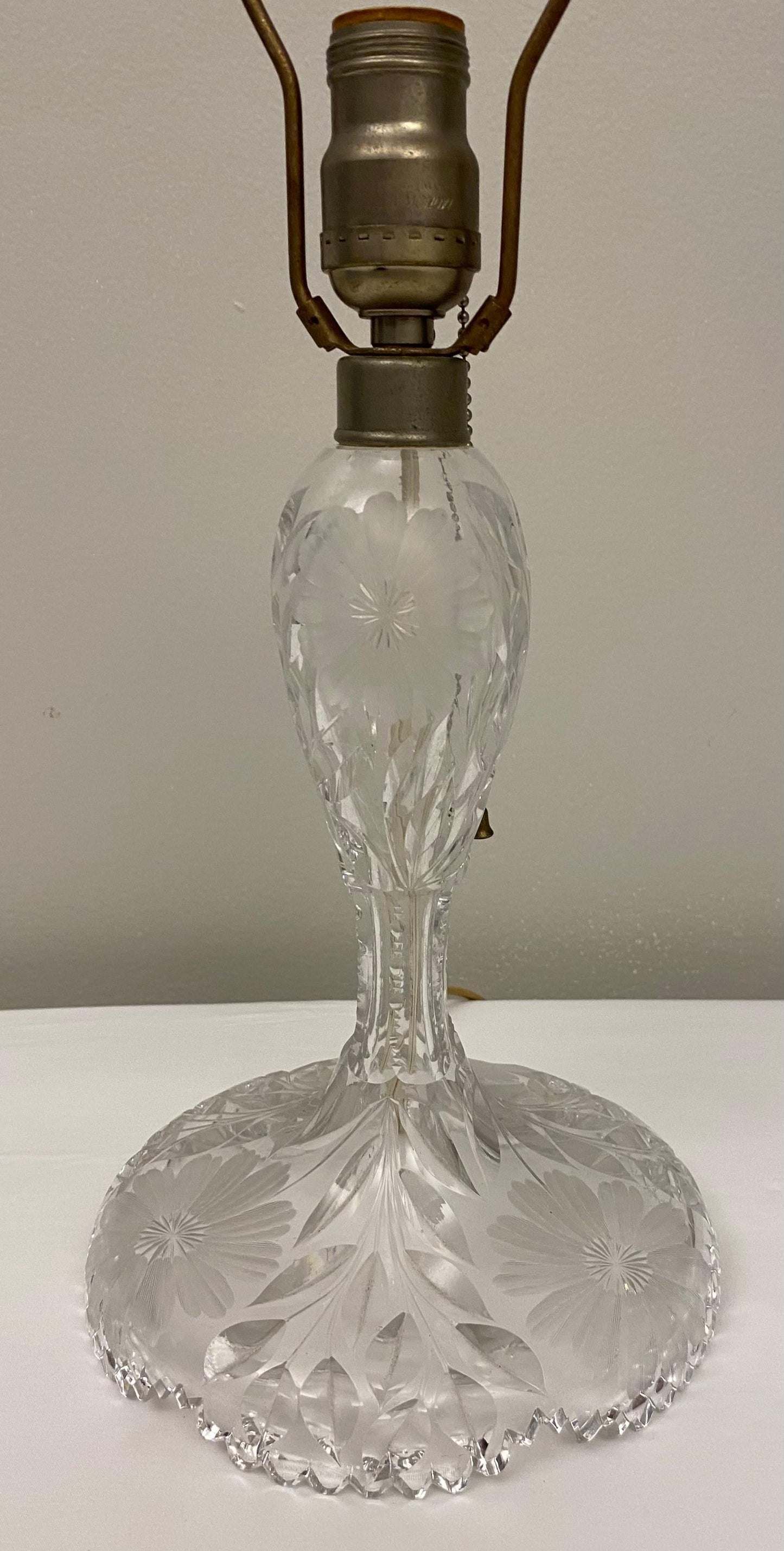 French Art Deco Cut Crystal Table Lamp in the Manner of Baccarat — detail 6
