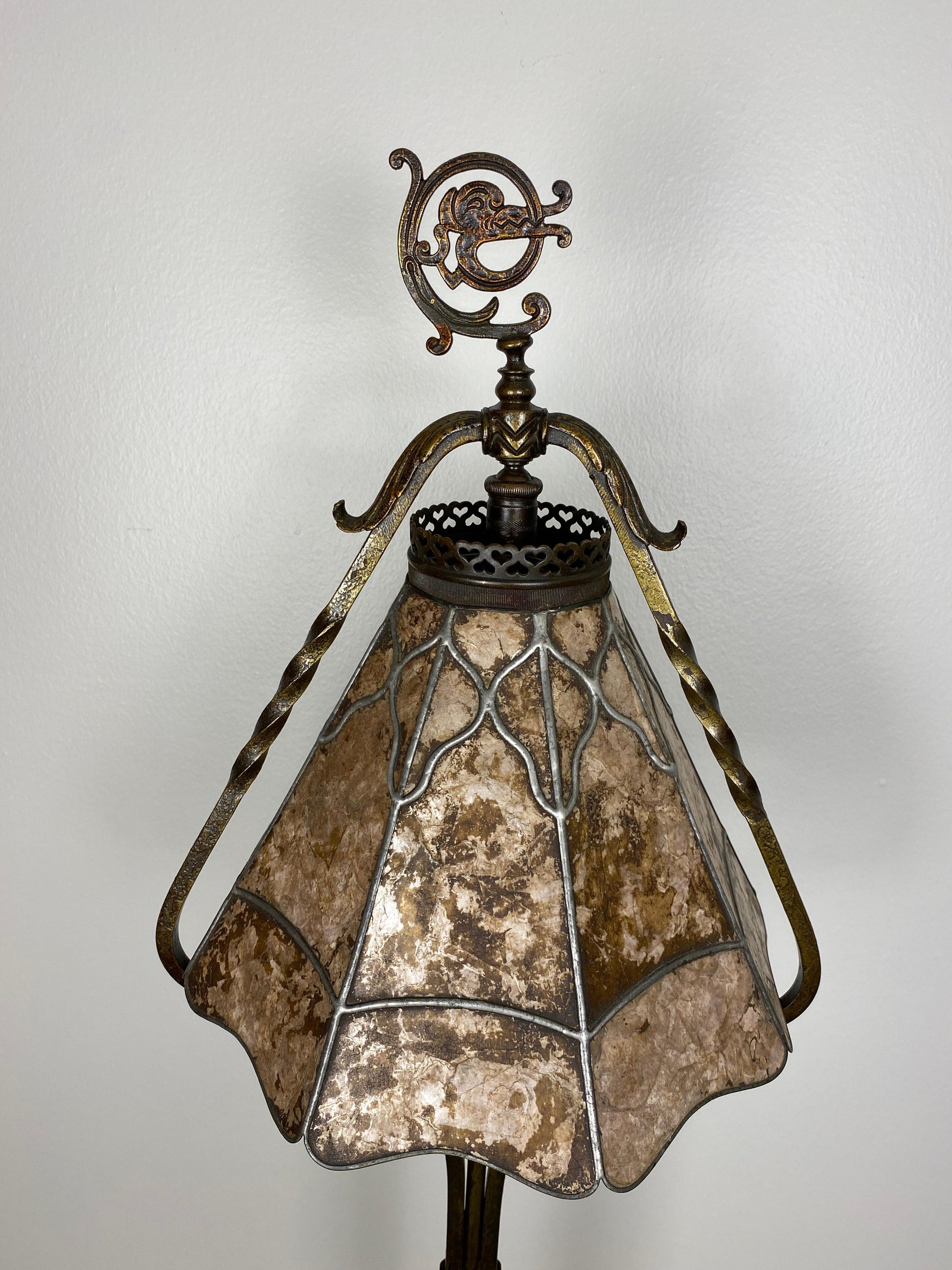 Arts and Crafts Floor Lamp with Original Mica Shade and Table Top, Crest & Co. — detail 10