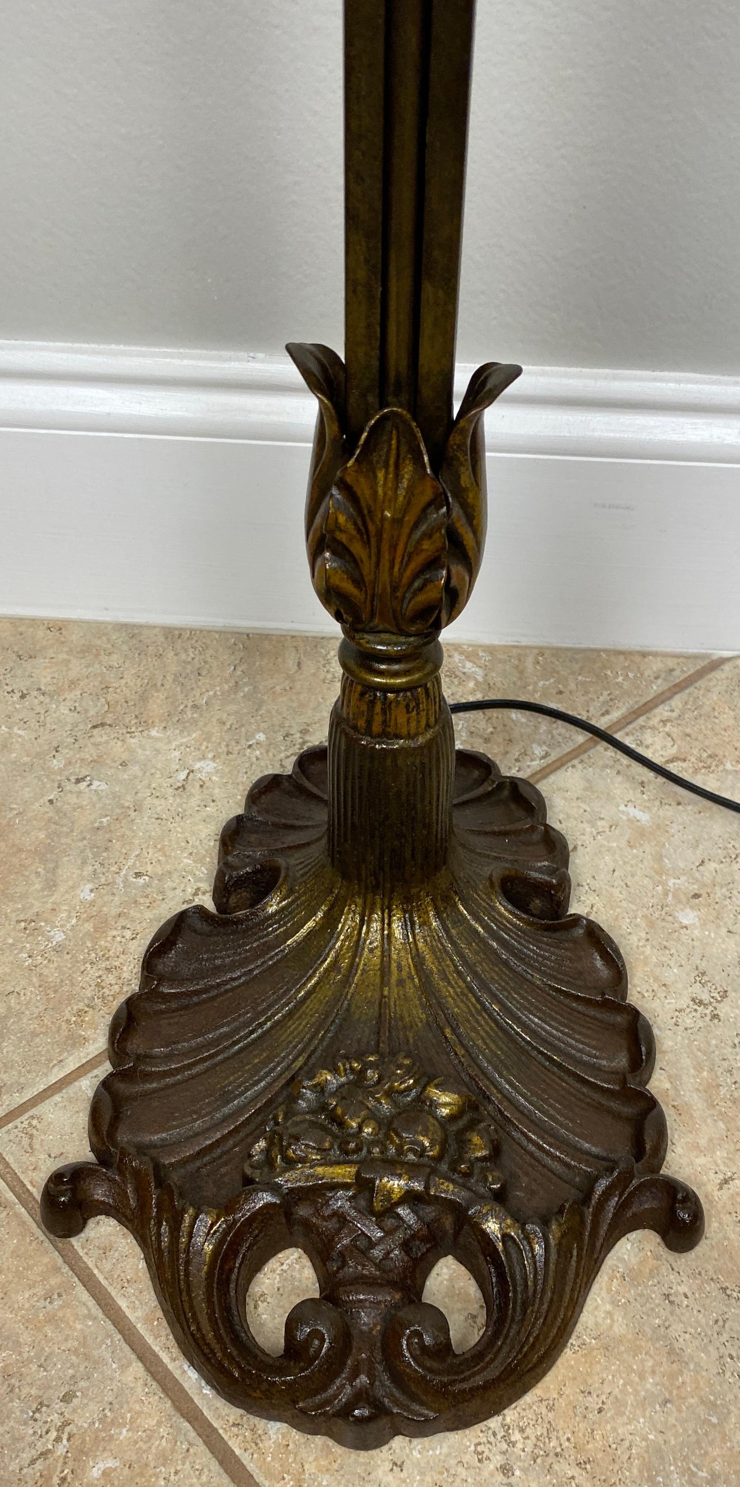 Arts and Crafts Floor Lamp with Original Mica Shade and Table Top, Crest & Co. — detail 13