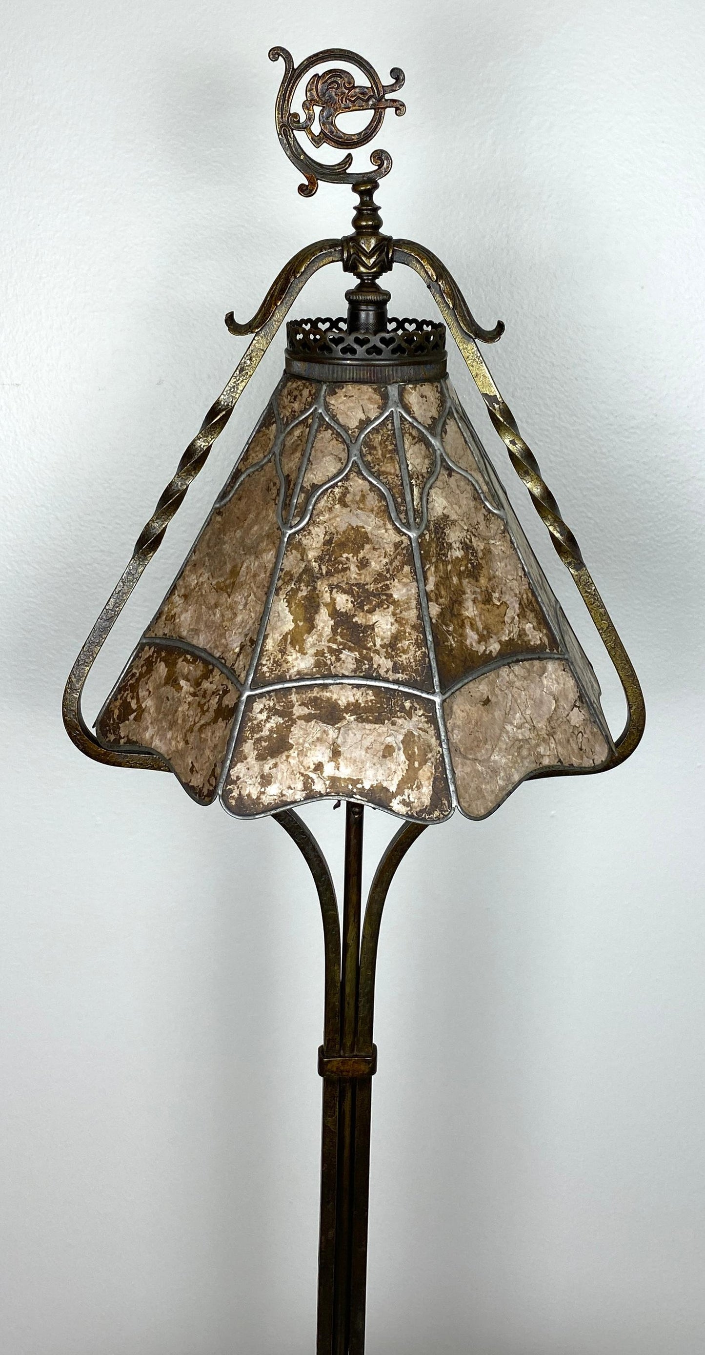 Arts and Crafts Floor Lamp with Original Mica Shade and Table Top, Crest & Co. — detail 15