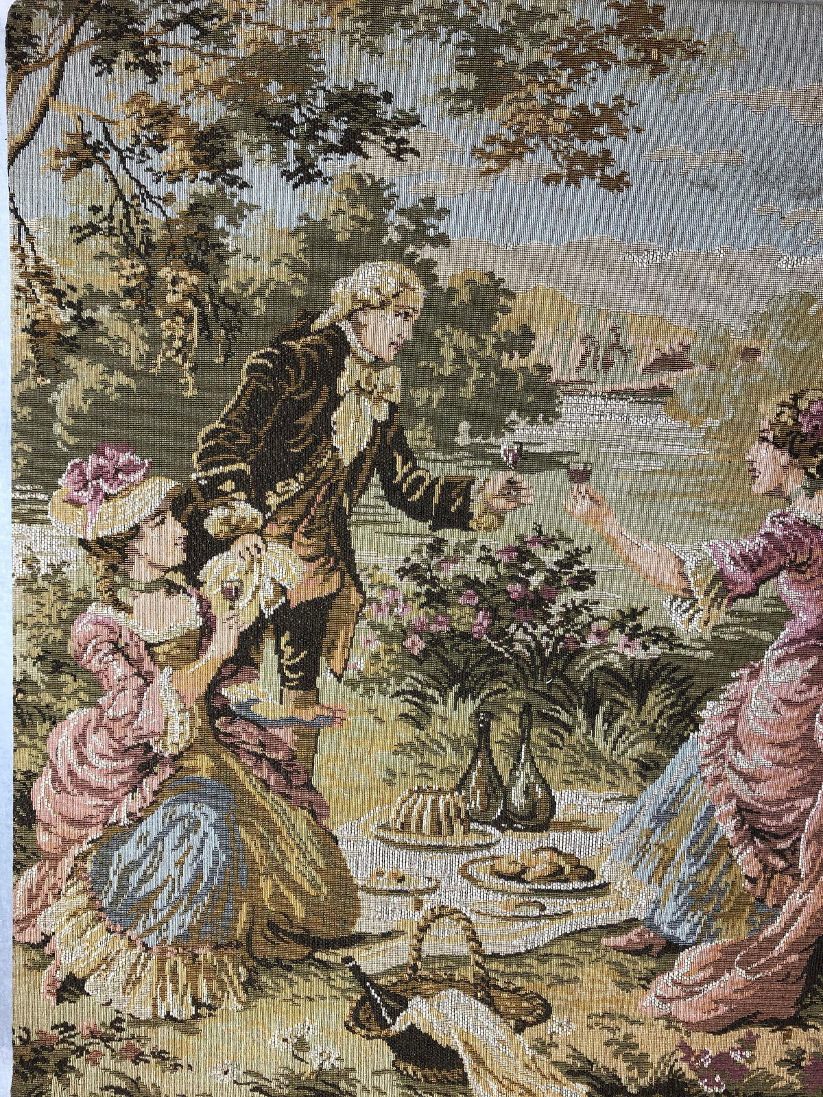 Large French Aubusson Jacquard Tapestry depicting a Pastoral and Romantic Scene — detail 2