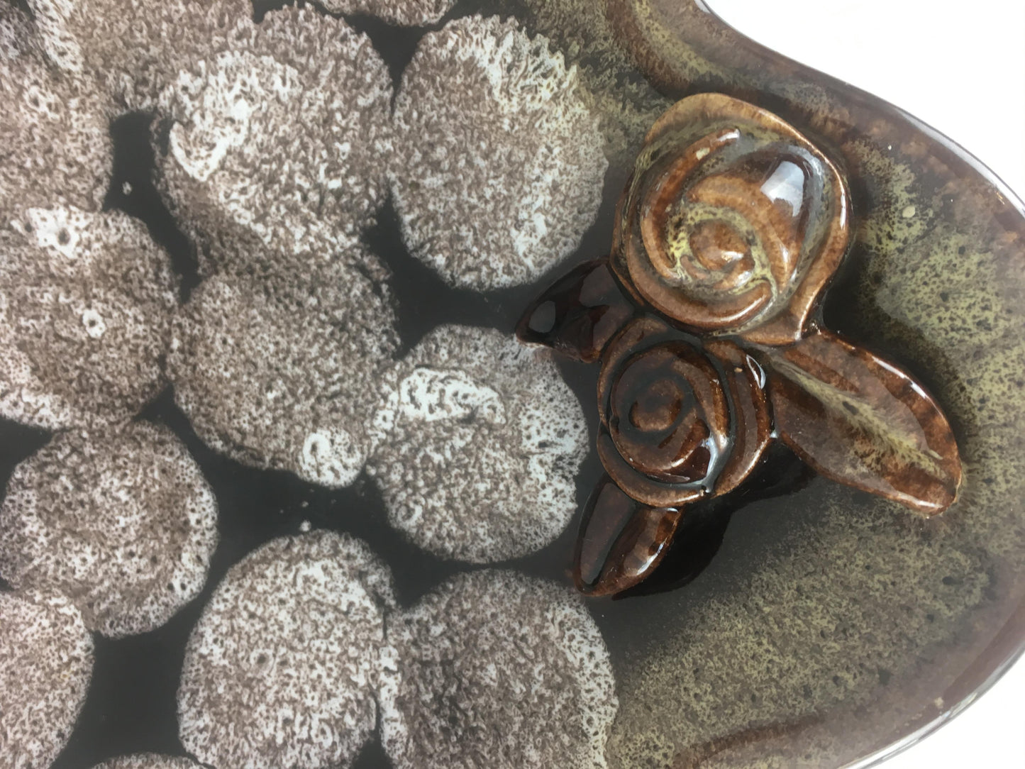 French Midcentury Ceramic Bowl, Earth Tones — detail 5