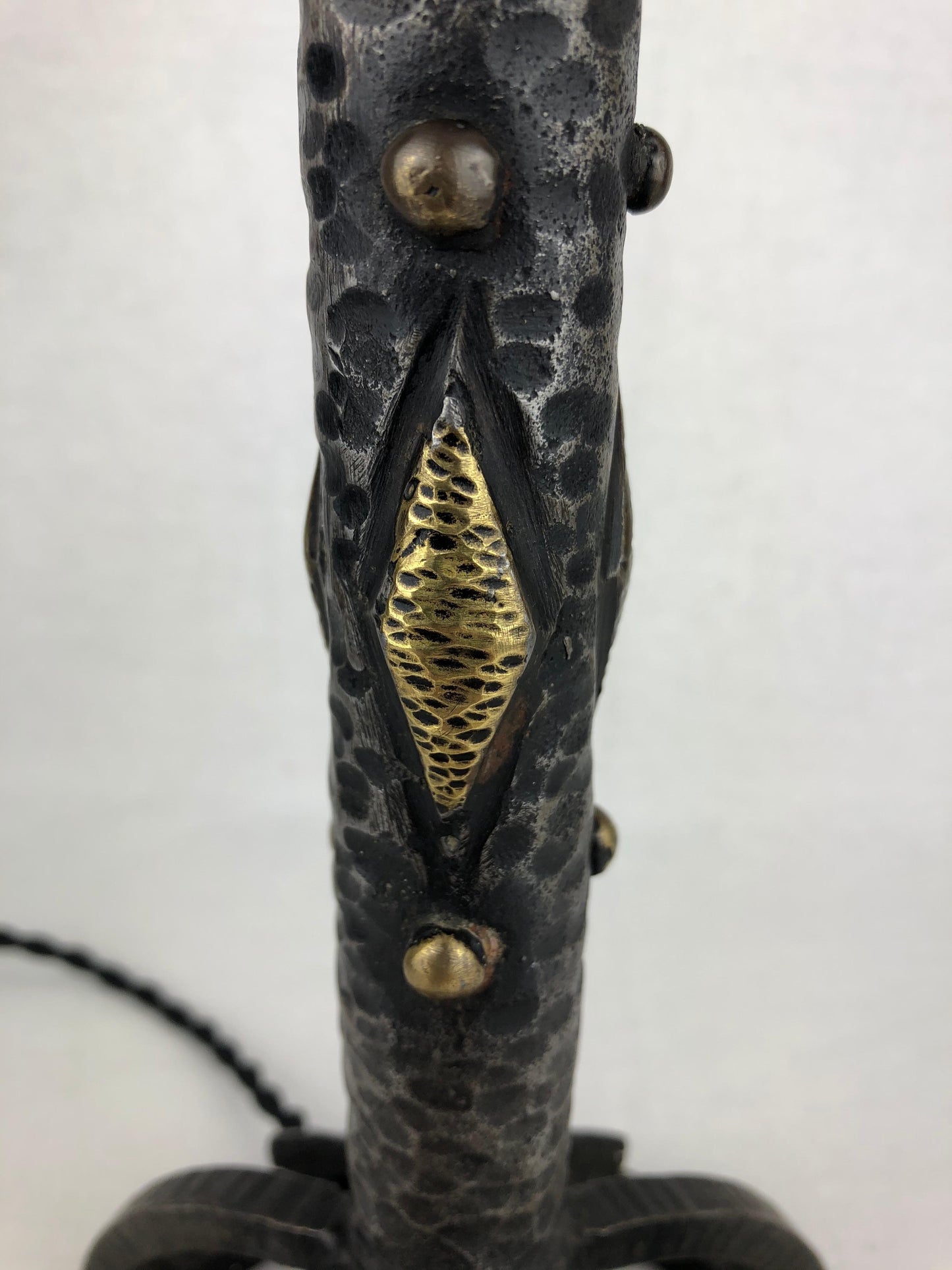 Leon Chapelle French Art Deco Table Lamp, Manner Charles Schneider & Voutier — detail 2