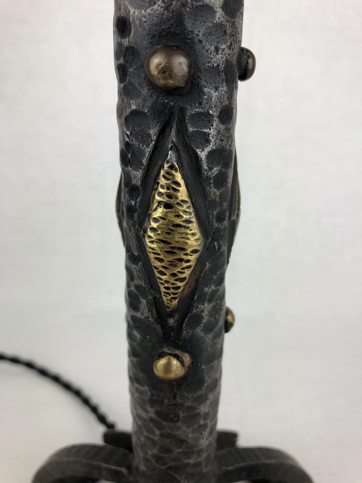 Leon Chapelle French Art Deco Table Lamp, Manner Charles Schneider & Voutier — detail 2