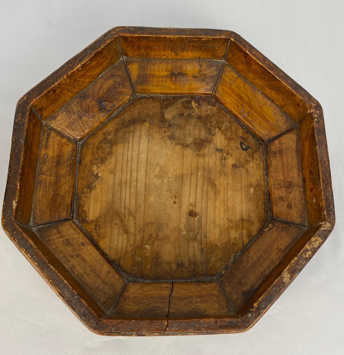 Antique Chinese Lunch Box with Carved Handle — detail 8