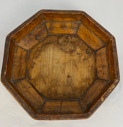Antique Chinese Lunch Box with Carved Handle — detail 8