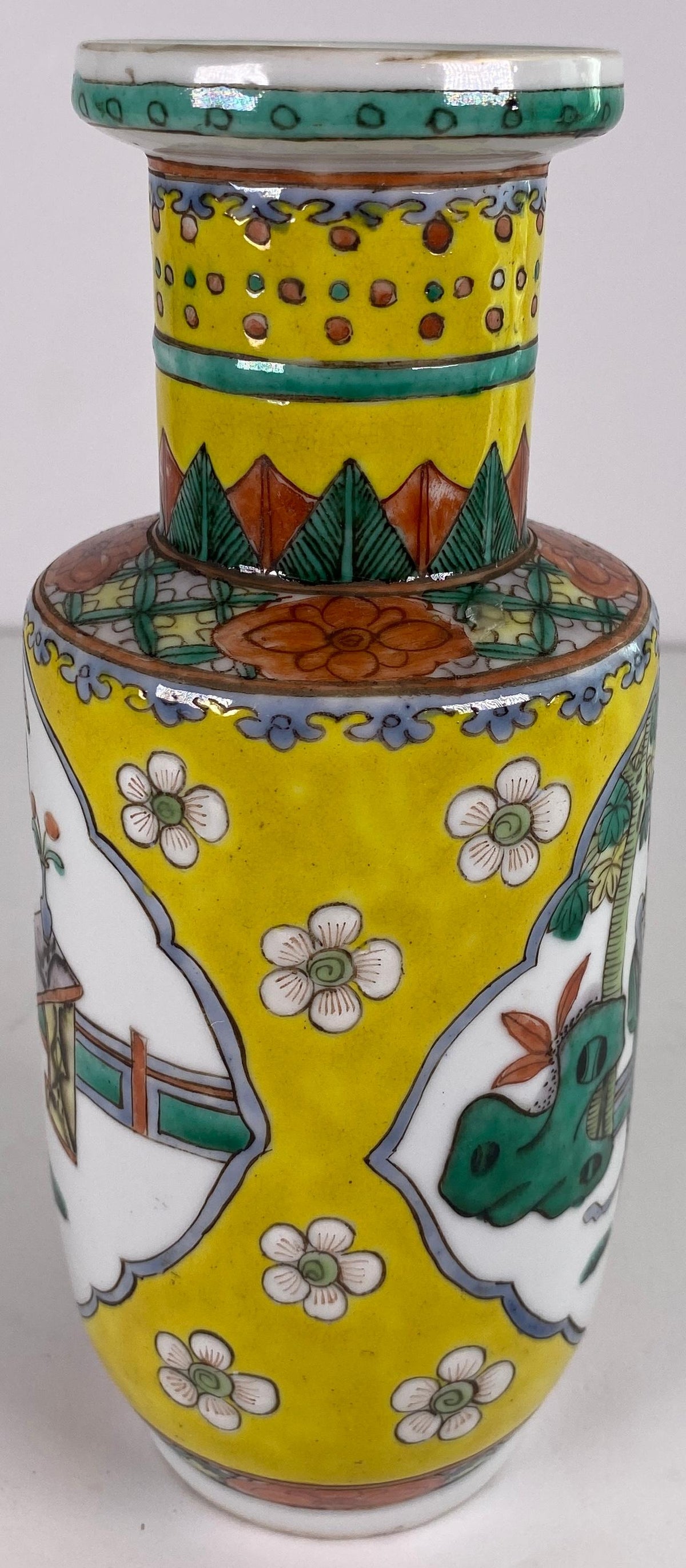 Chinese Famille Jaune Porcelain Vase with Figural Panels, Qianlong Mark, 20th C. — detail 4