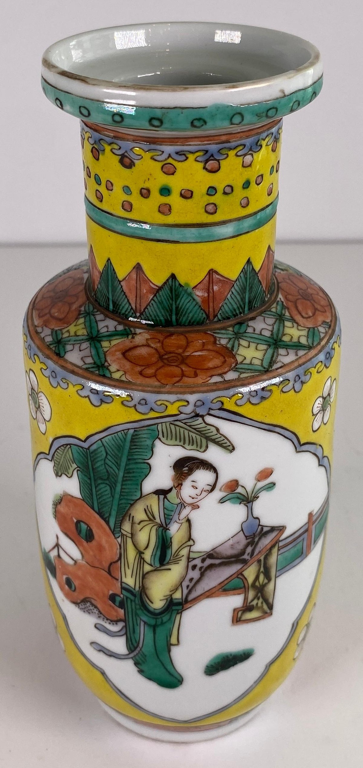 Chinese Famille Jaune Porcelain Vase with Figural Panels, Qianlong Mark, 20th C. — detail 2