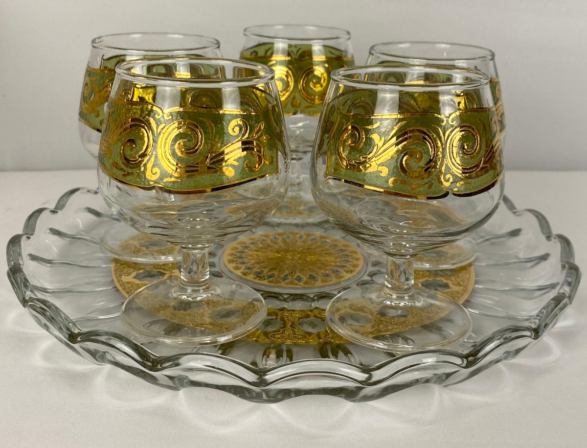 Culver Glass Serving Tray or Culver 22-Karat Gold Leaf Serving Platter — detail 3