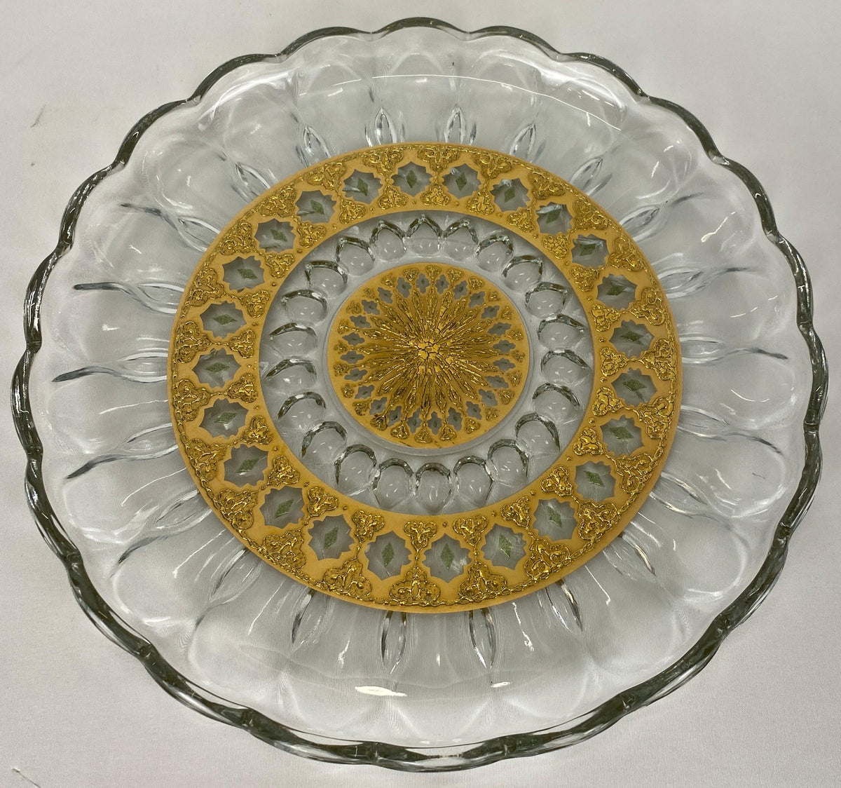 Culver Glass Serving Tray or Culver 22-Karat Gold Leaf Serving Platter — detail 5
