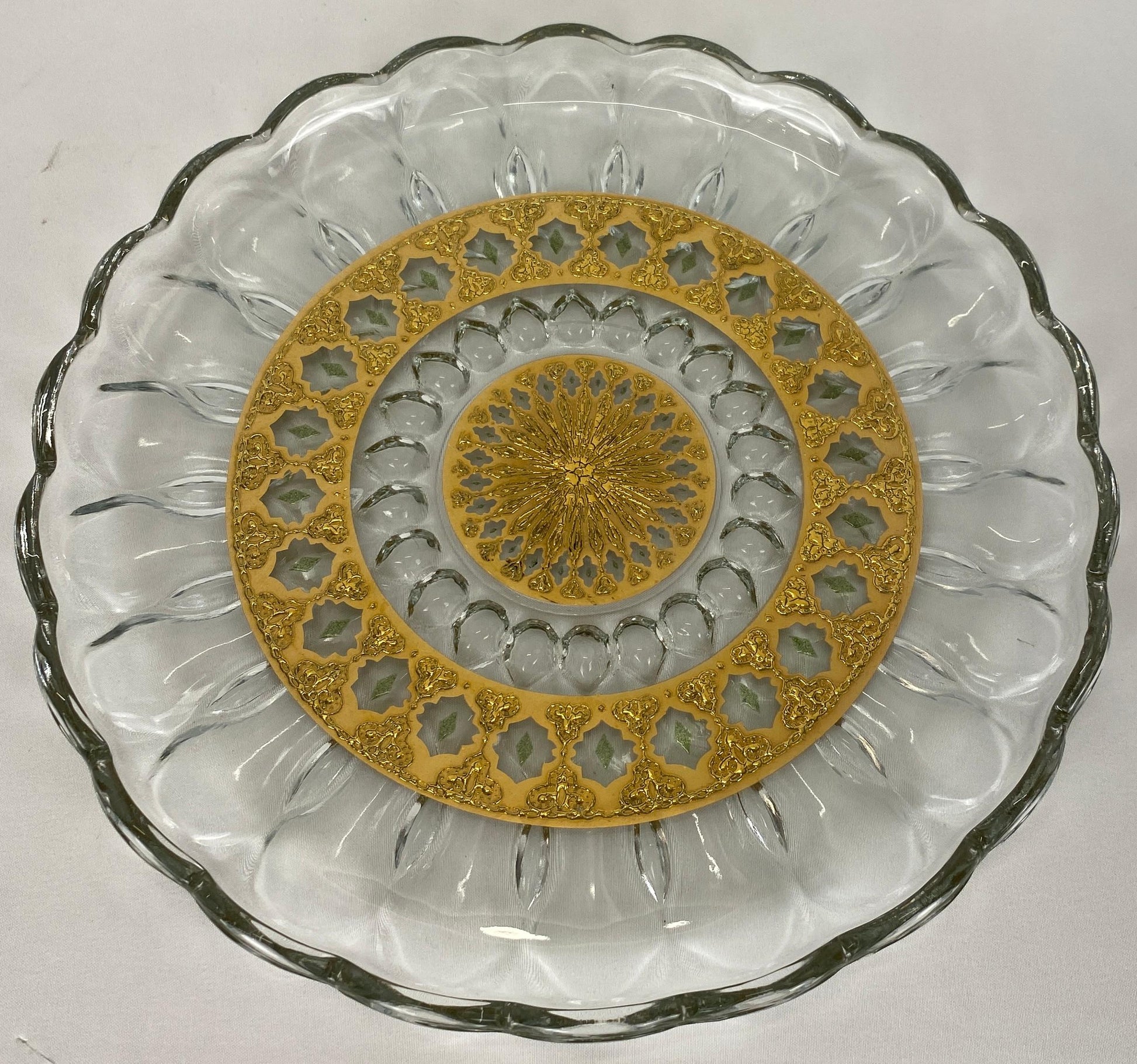Culver Glass Serving Tray or Culver 22-Karat Gold Leaf Serving Platter — detail 5