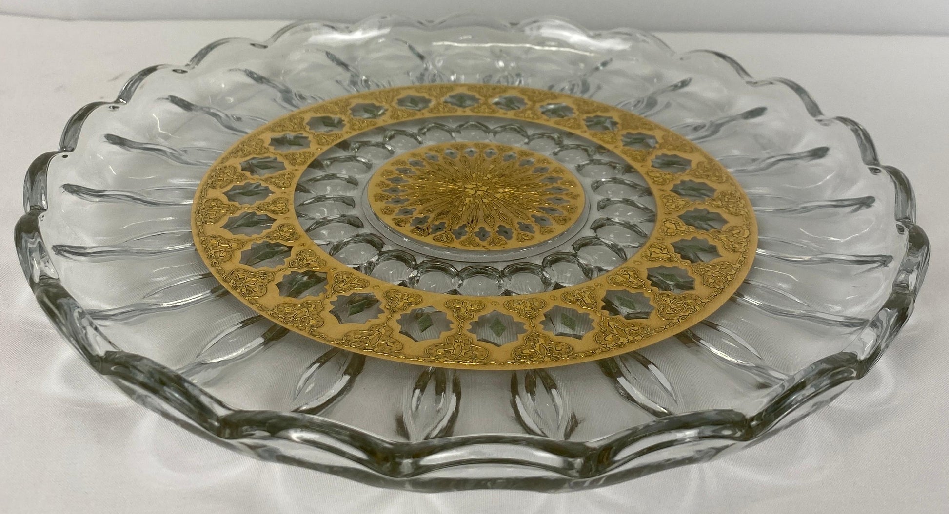 Culver Glass Serving Tray or Culver 22-Karat Gold Leaf Serving Platter — detail 6