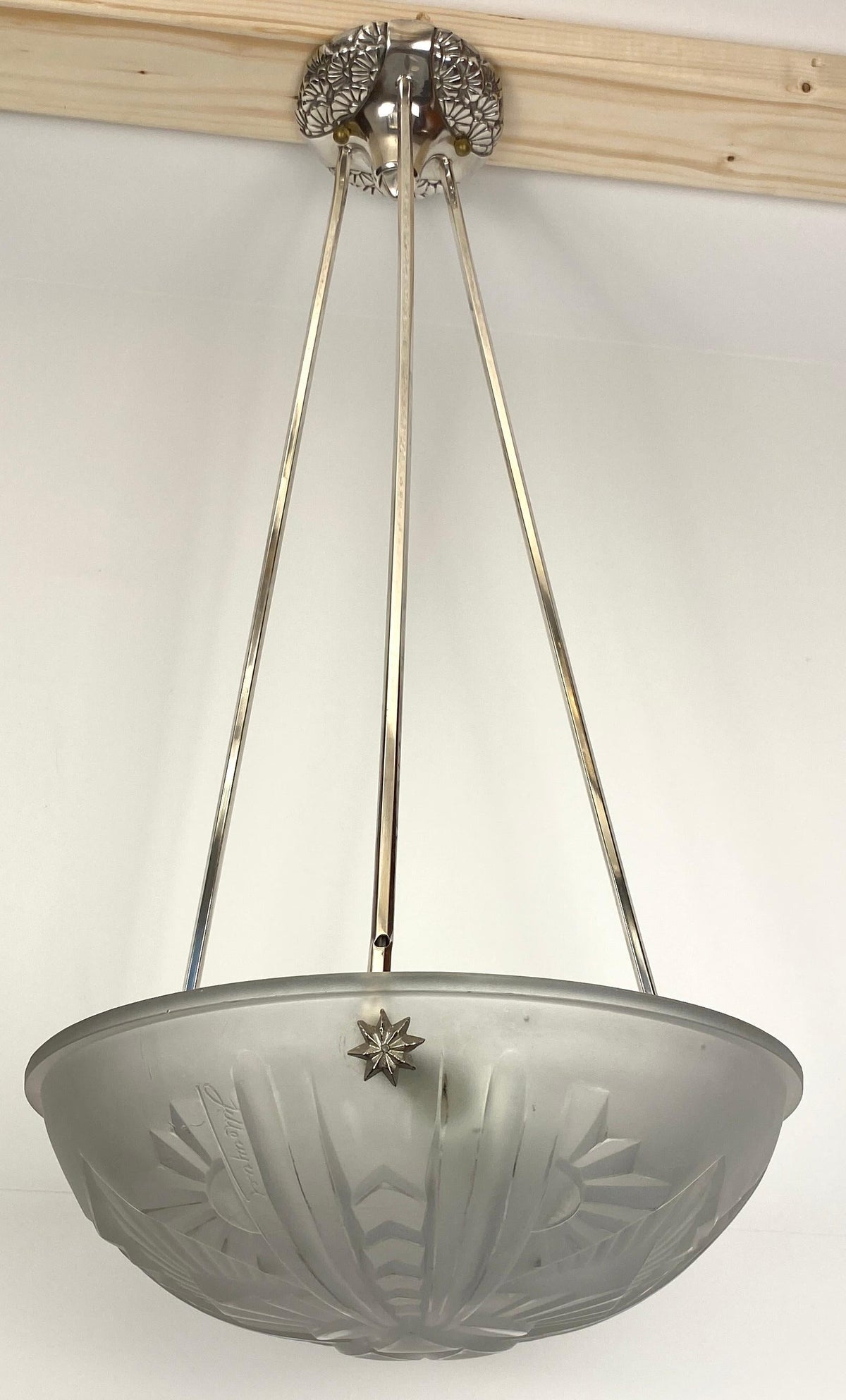French Art Deco Pendant Chandelier in the manner of Degue — detail 4