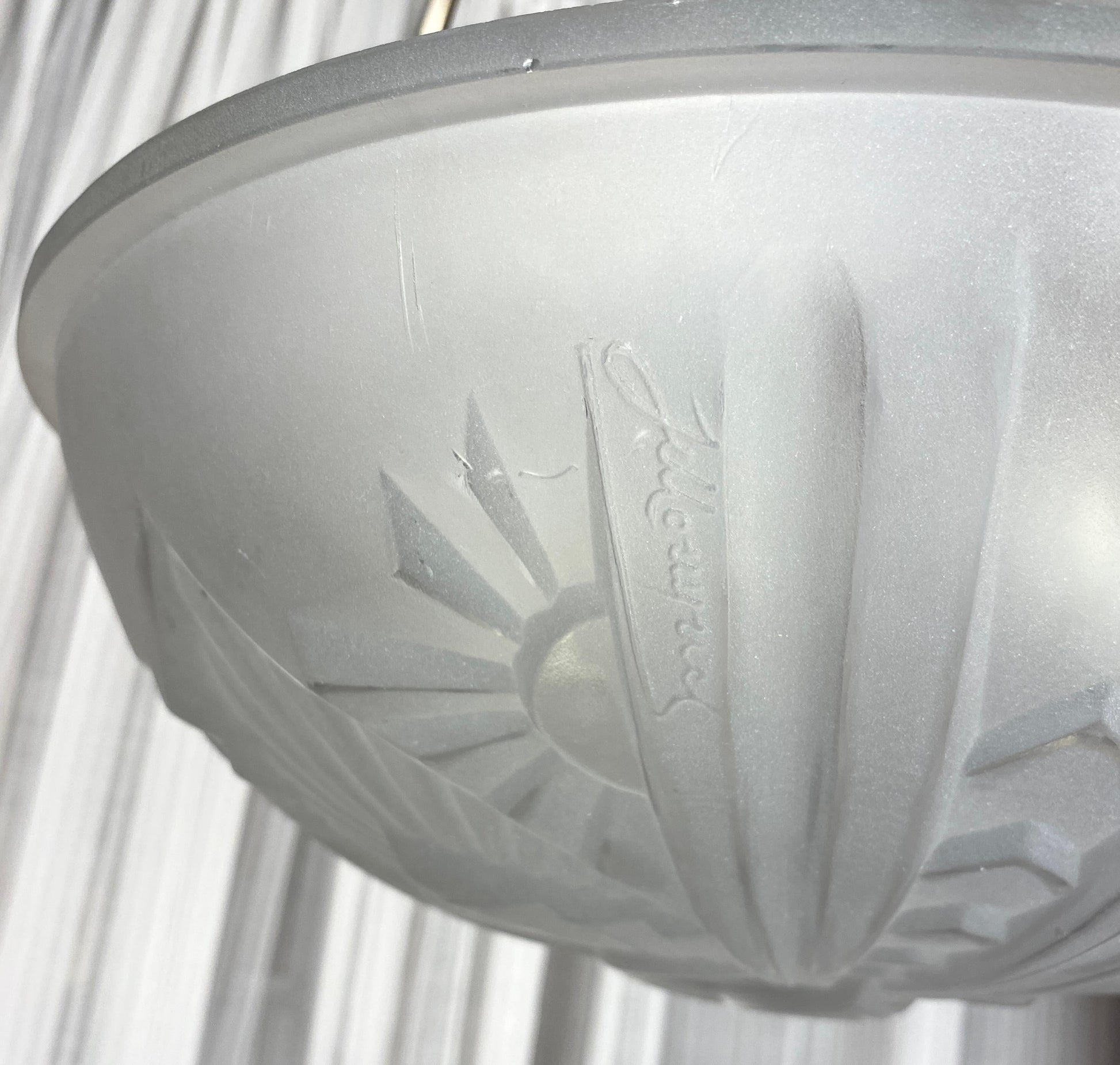 French Art Deco Pendant Chandelier in the manner of Degue — detail 7