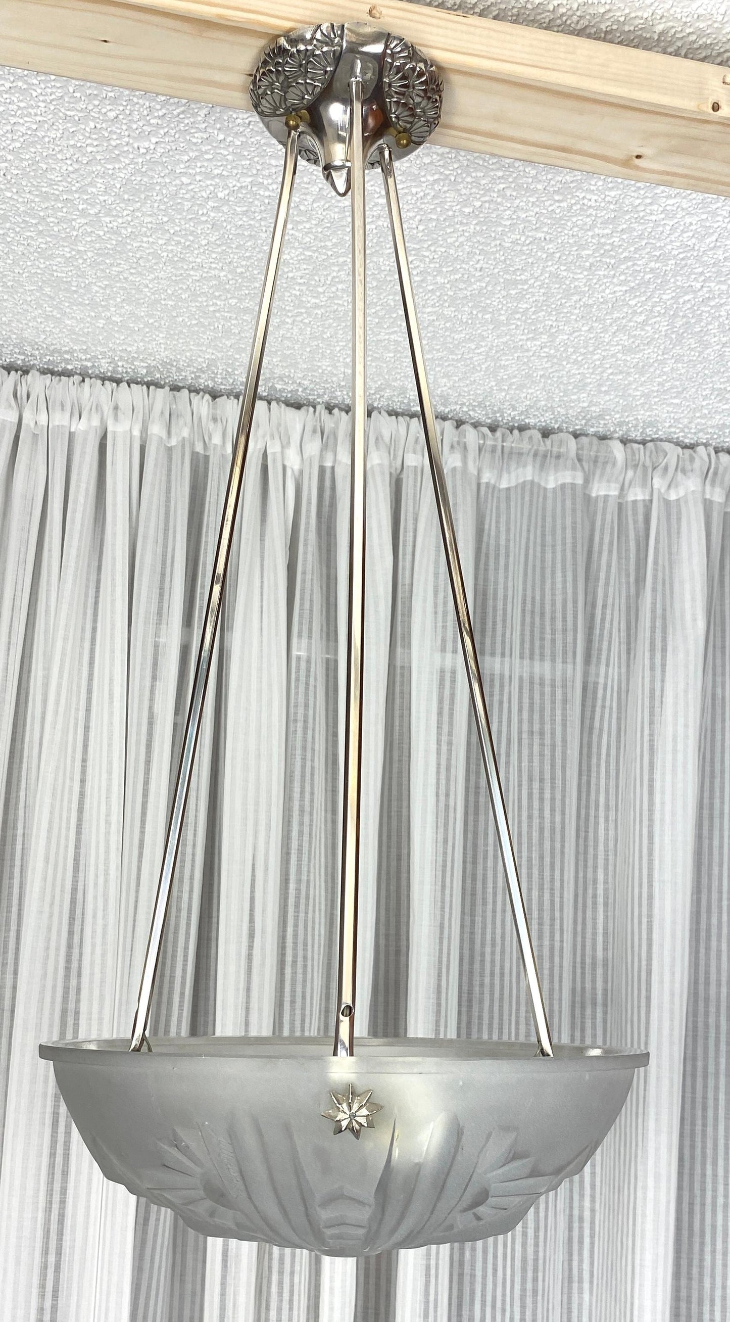 French Art Deco Pendant Chandelier in the manner of Degue — detail 9