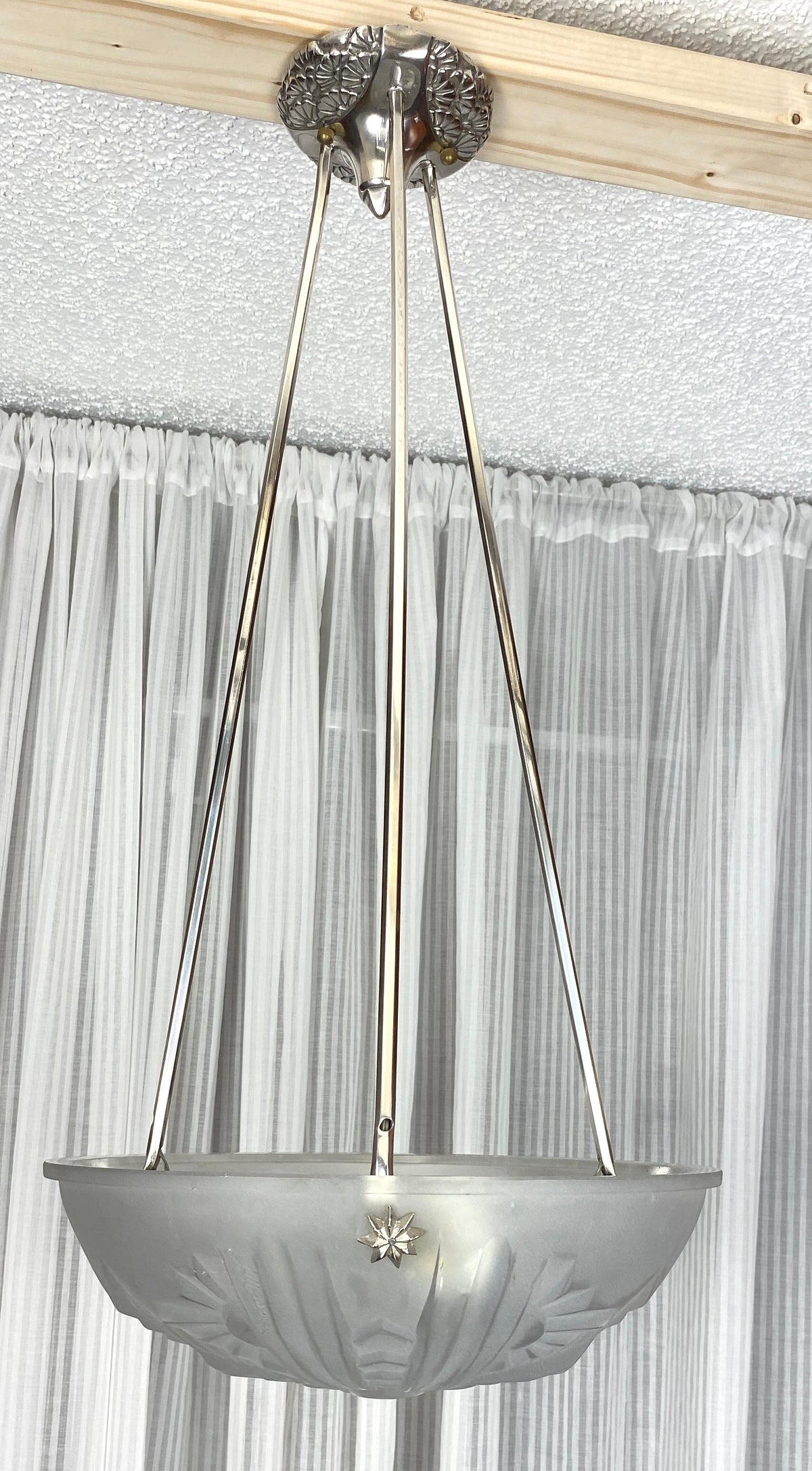 French Art Deco Pendant Chandelier in the manner of Degue — detail 9