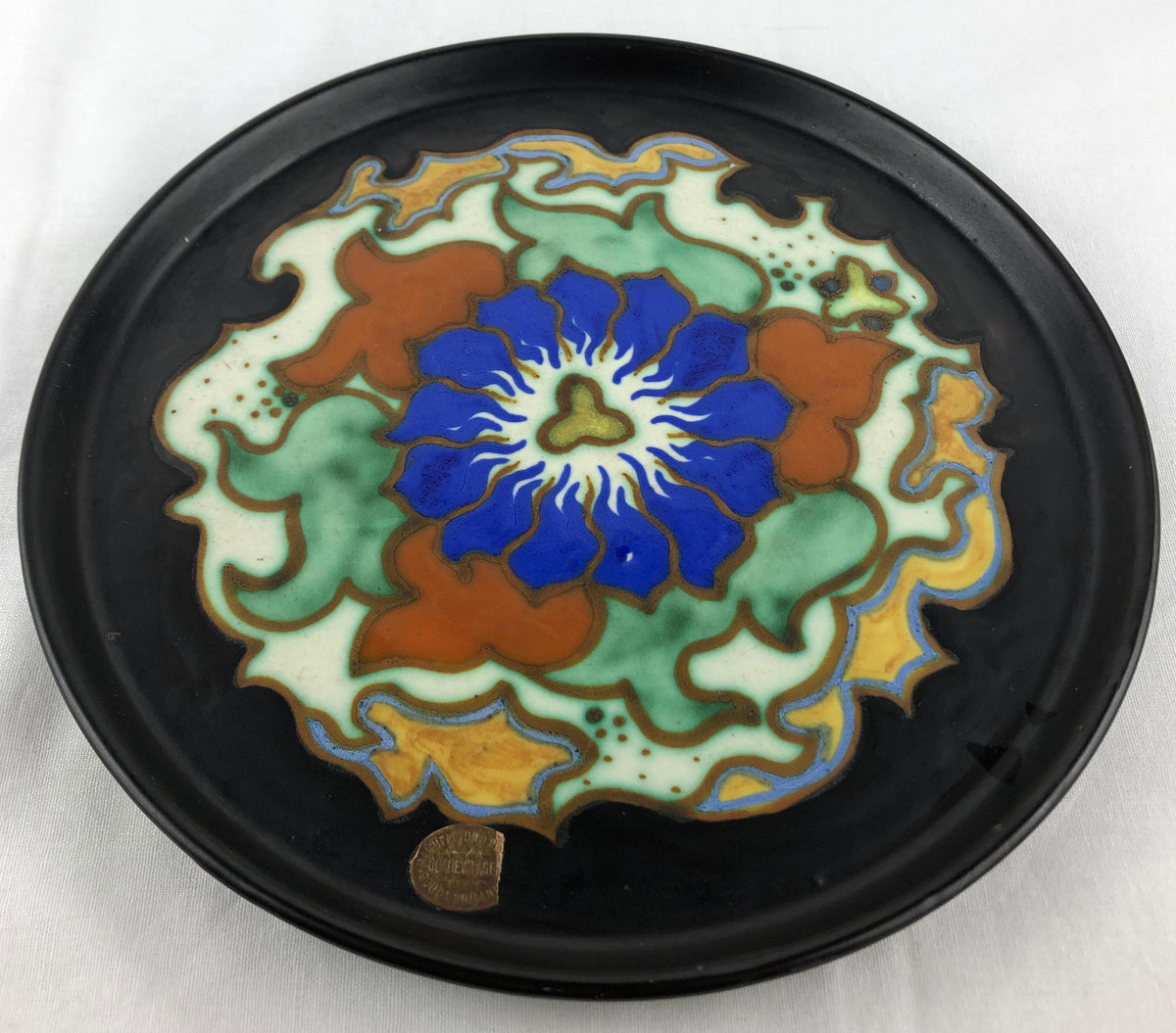Gouda Pottery Art Nouveau Decorative Plate/Dish, Holland — detail 2