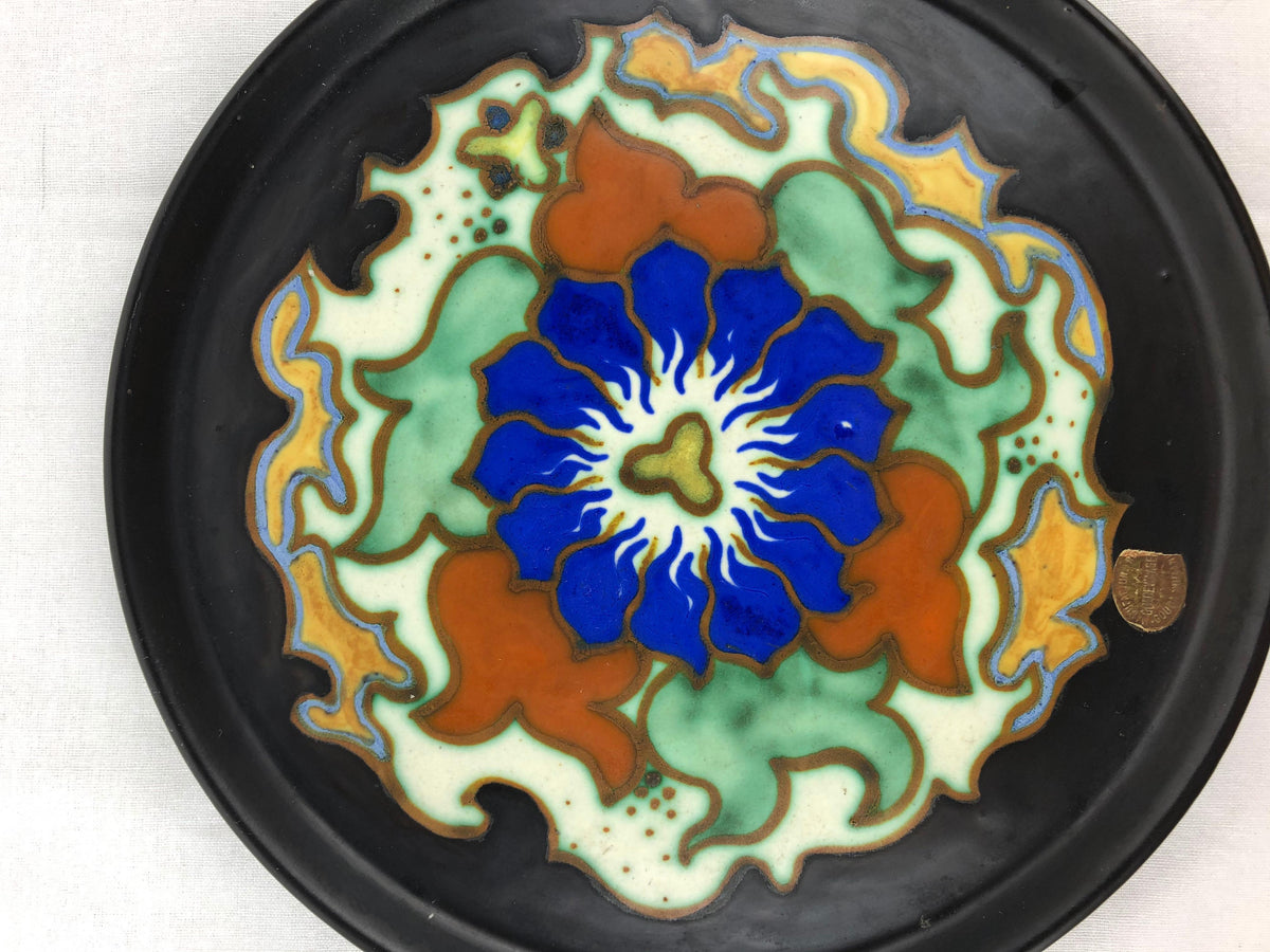Gouda Pottery Art Nouveau Decorative Plate/Dish, Holland — detail 3