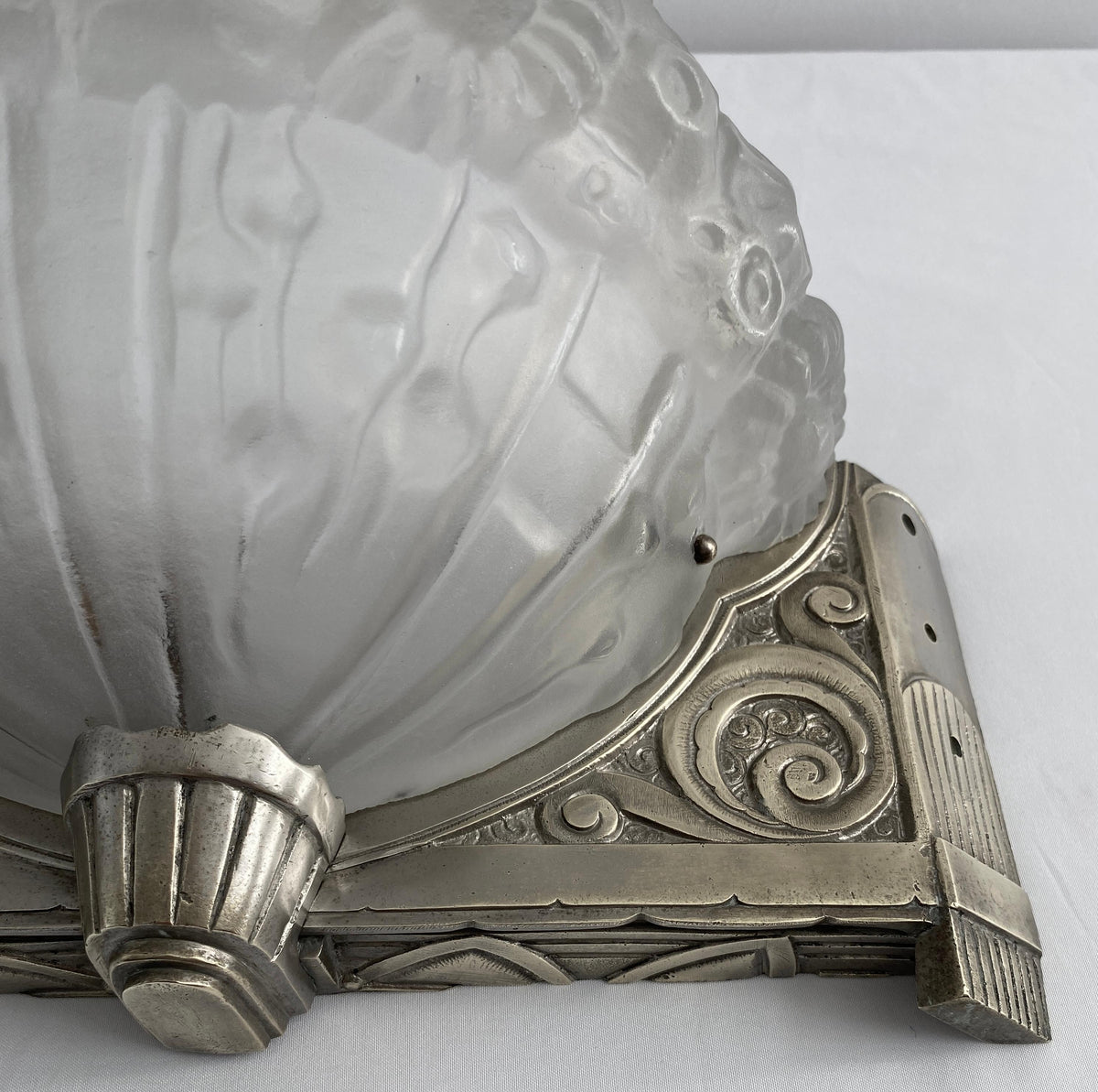 Pair of French Art Deco Wall Sconces in the Style of Degue — detail 13