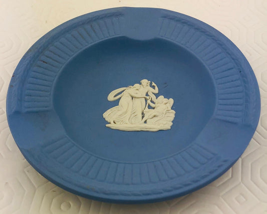 English Wedgwood Jasperware Ashtray or Key Holder/Vide Poche — detail 2